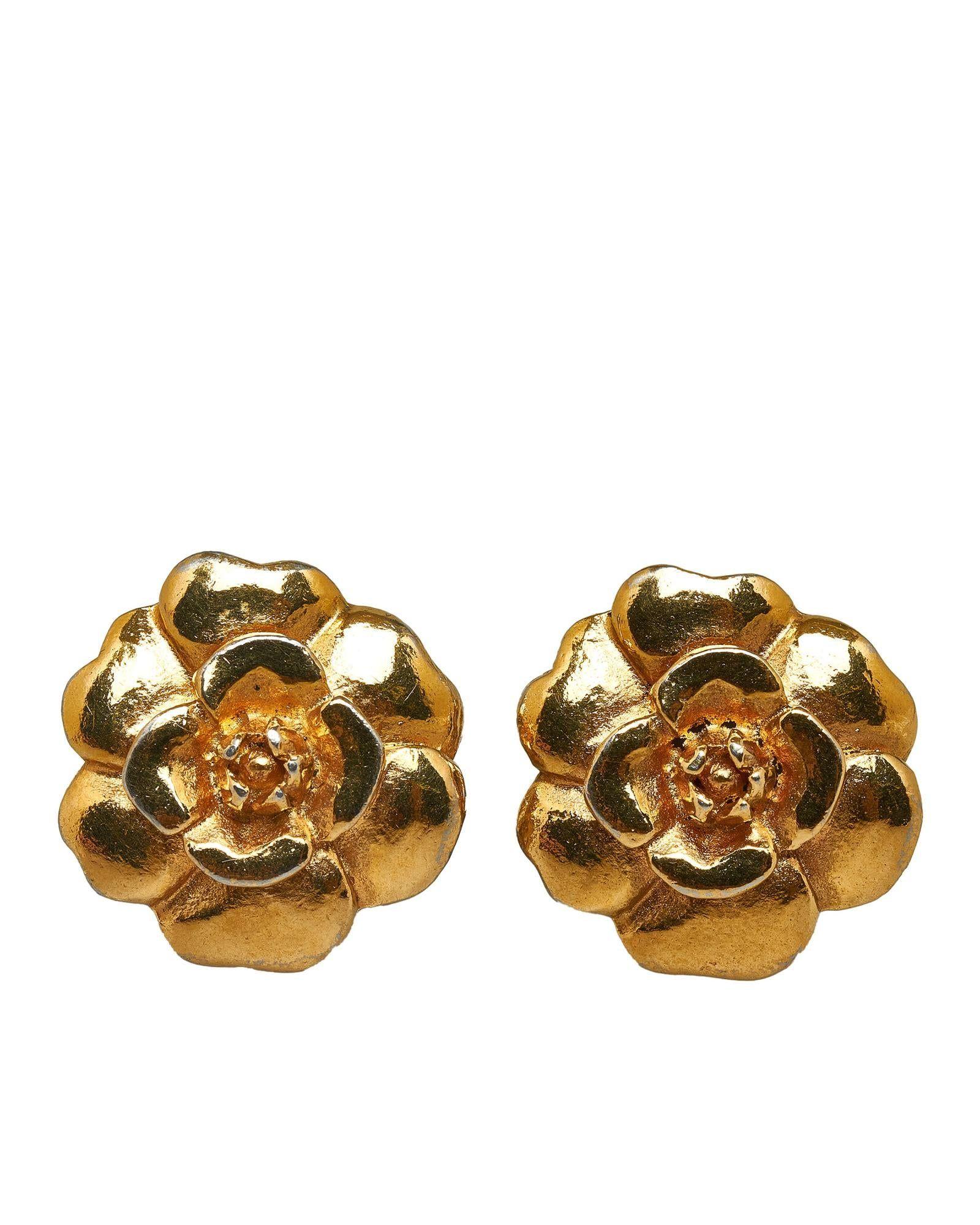 Chanel Metal Camellia Clip-on Earrings in Metallic