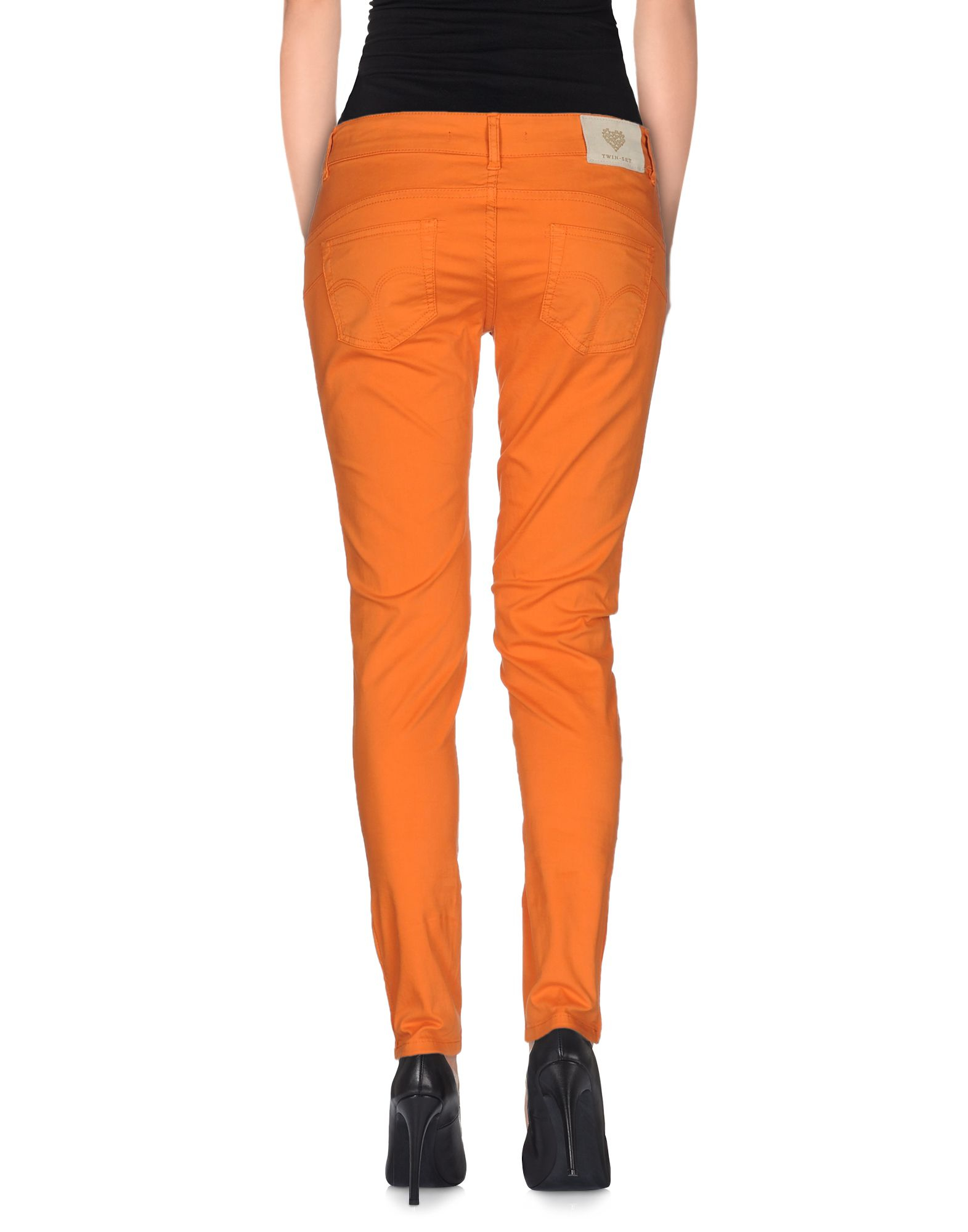 Your Selections Find women's jeans for work and play Women's jeans are a wardrobe staple for a huge variety of outfits. With a nice sweater or tunic on top, you can shape a casual yet chic look for work or running errands and then switch over to the classic t-shirt and jeans when it's time to relax with friends.