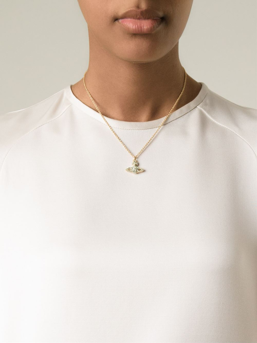 Vivienne Westwood Grace Pendant 2024 favors
