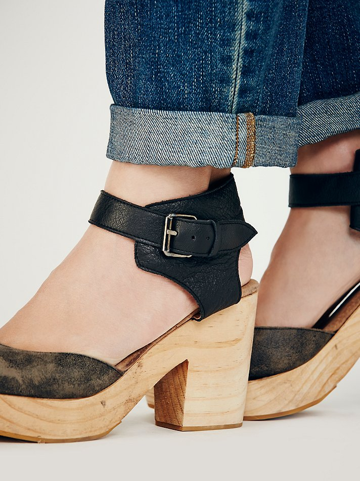 free people black clogs