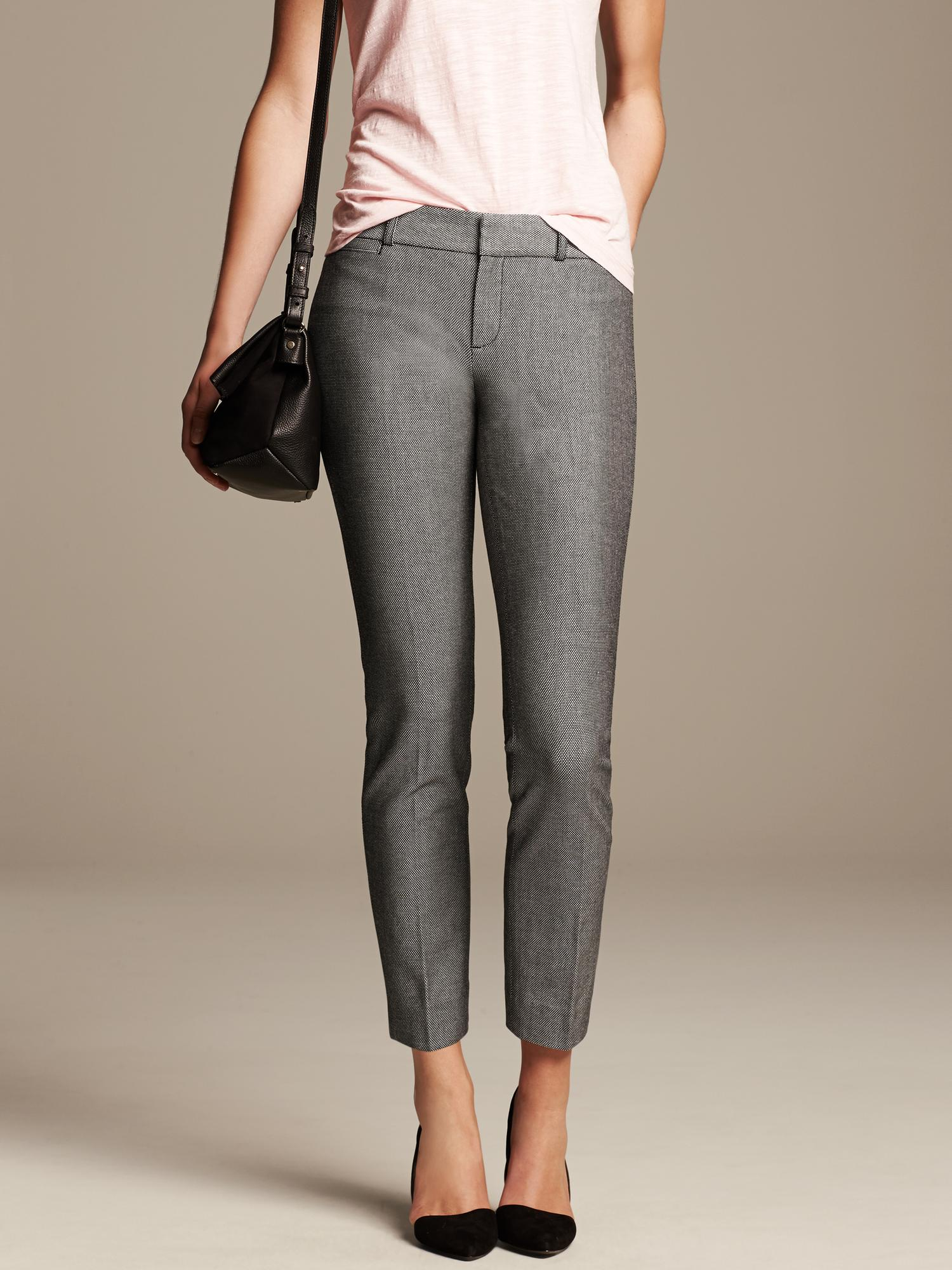 grace and lace live in leggings