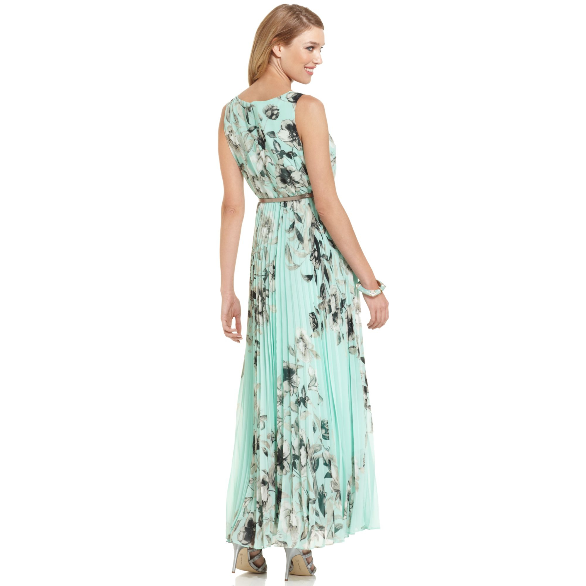 Floral print pleated dress