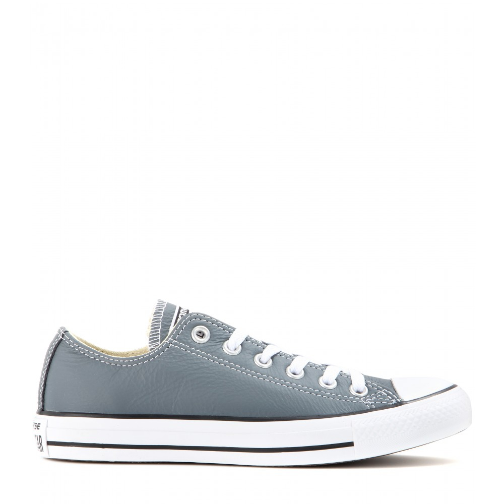 grey low cut converse