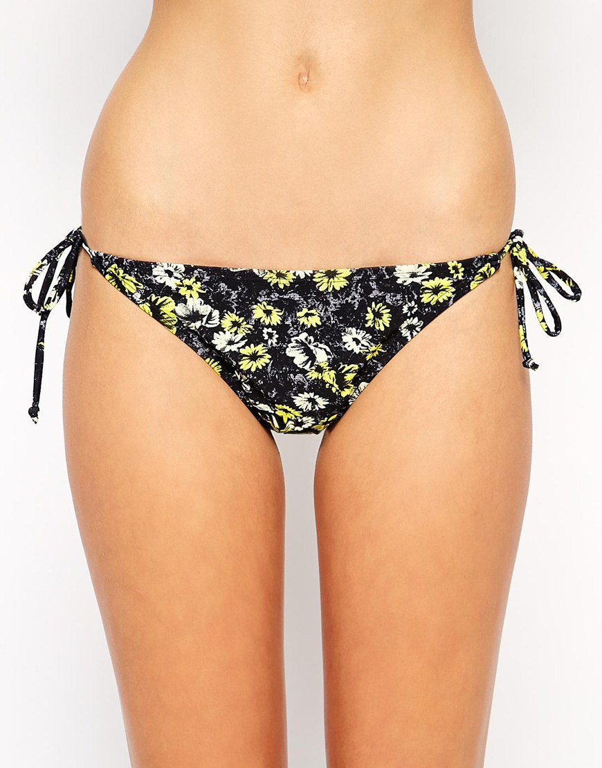 Ditsy print bikini Porn in latex