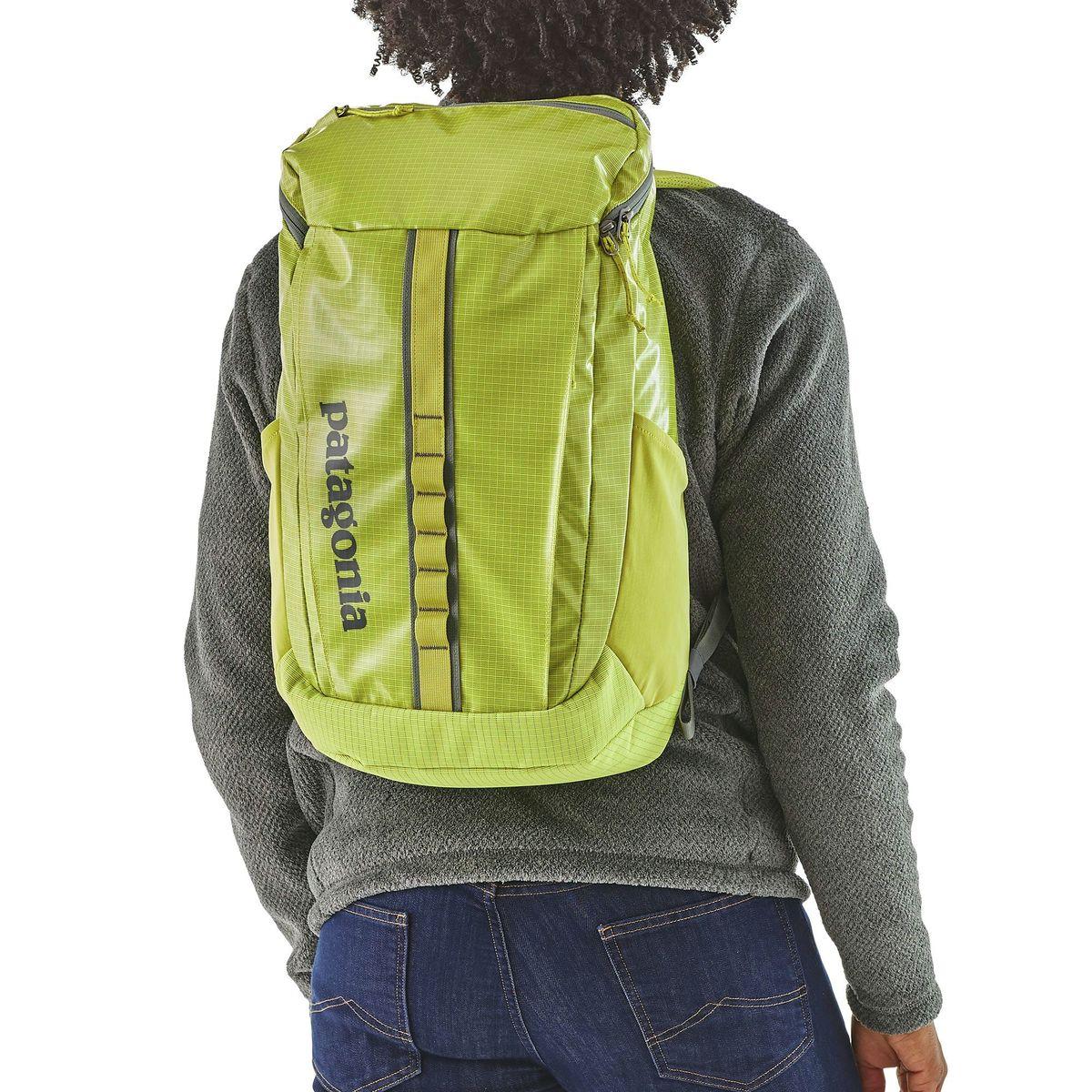 Patagonia Synthetic Black Hole 25l Backpack in Green for Men Lyst