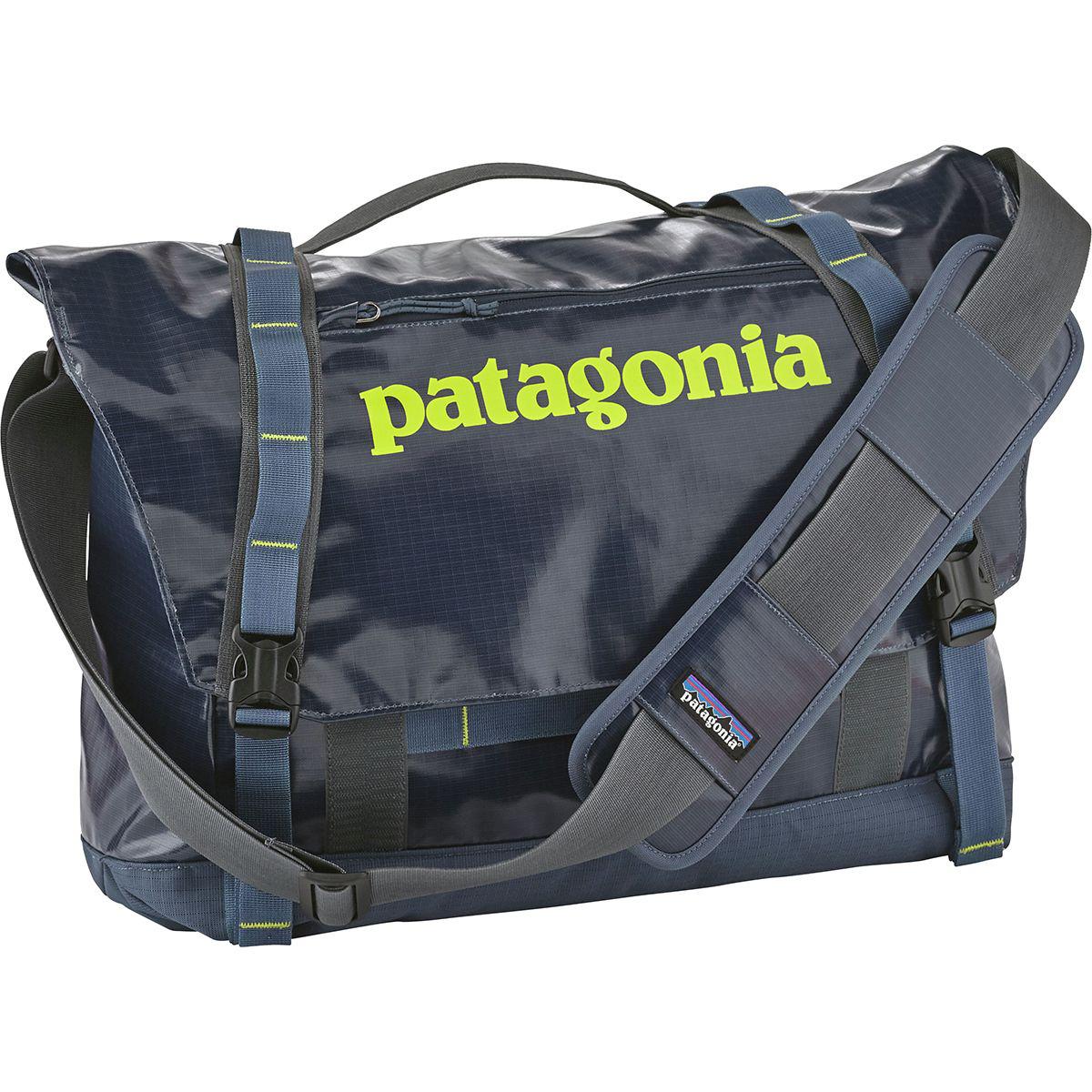 Patagonia Black Hole 24l Messenger Bag in Blue for Men | Lyst