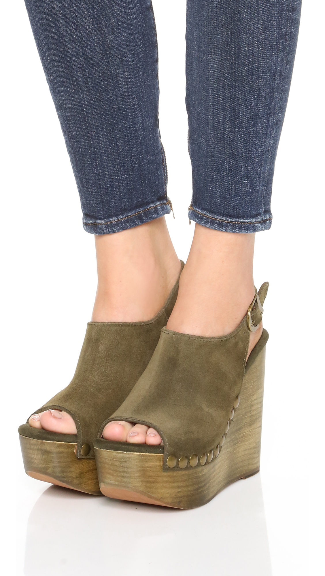 best college shoes guys