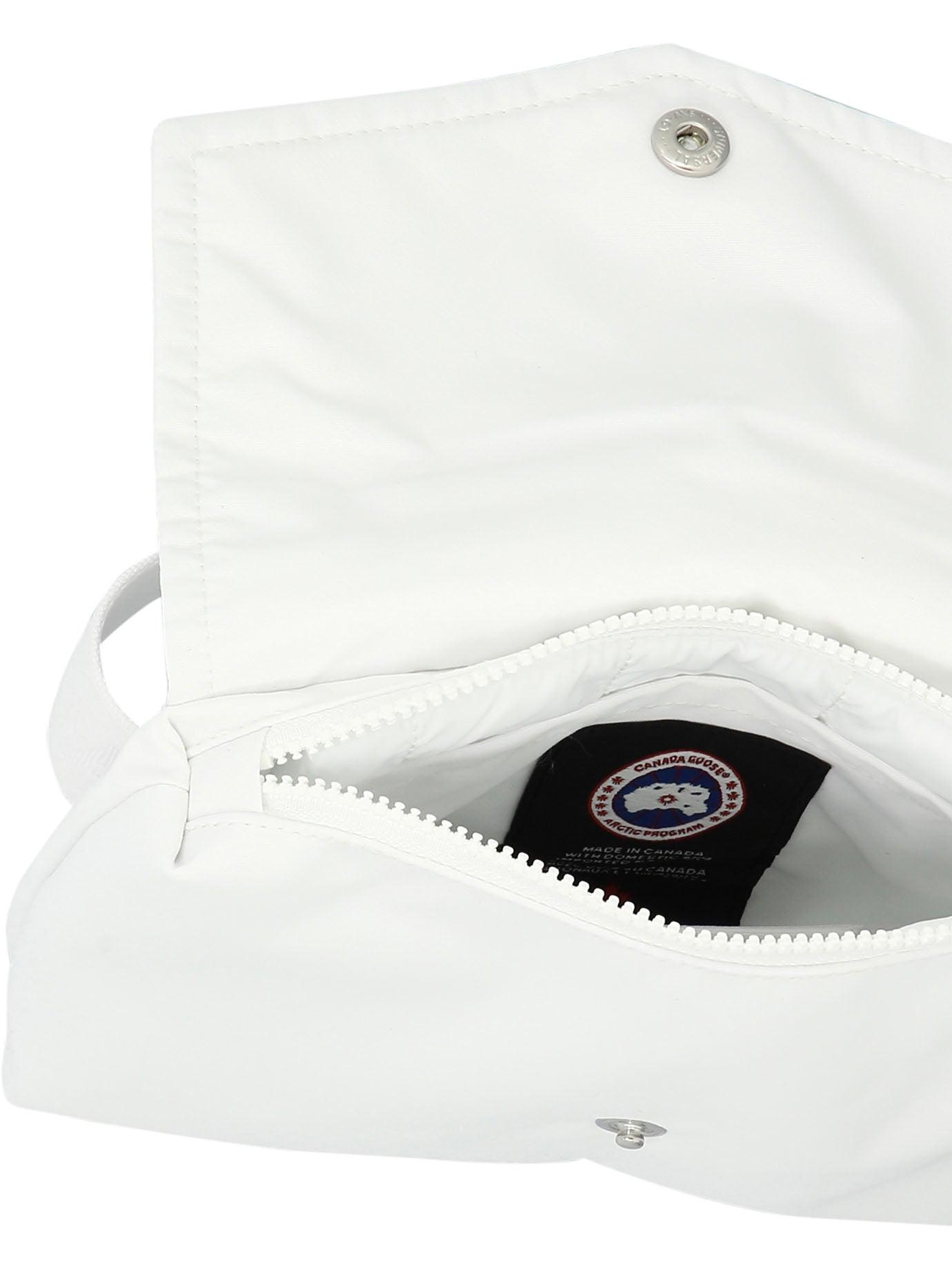 Canada goose 7950m bags hotsell