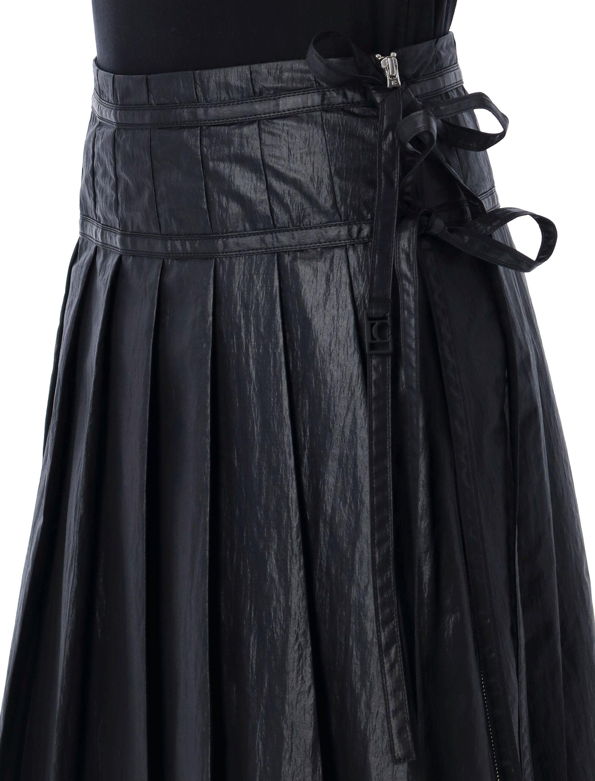Low Classic Pleated Zipper Skirt in Black | Lyst