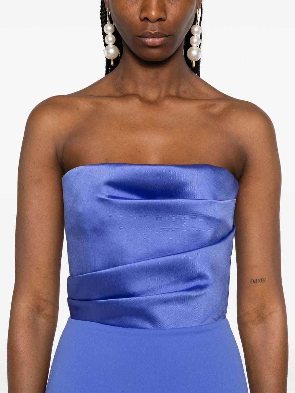 afra maxi dress Who doesn't love a winter wedding @rachelmurphy99 you look super gorgeous wearing our Solace London Afra Maxi dress in cornflower blue. Such a simple style but a fab effect of 'yessssss