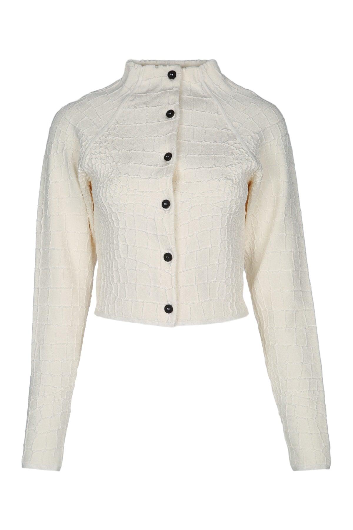 【関税＆送料込み】Jacquemus Scala Button Cardigan Scala croc-effect cardigan in beige - Jacquemus | Mytheresa