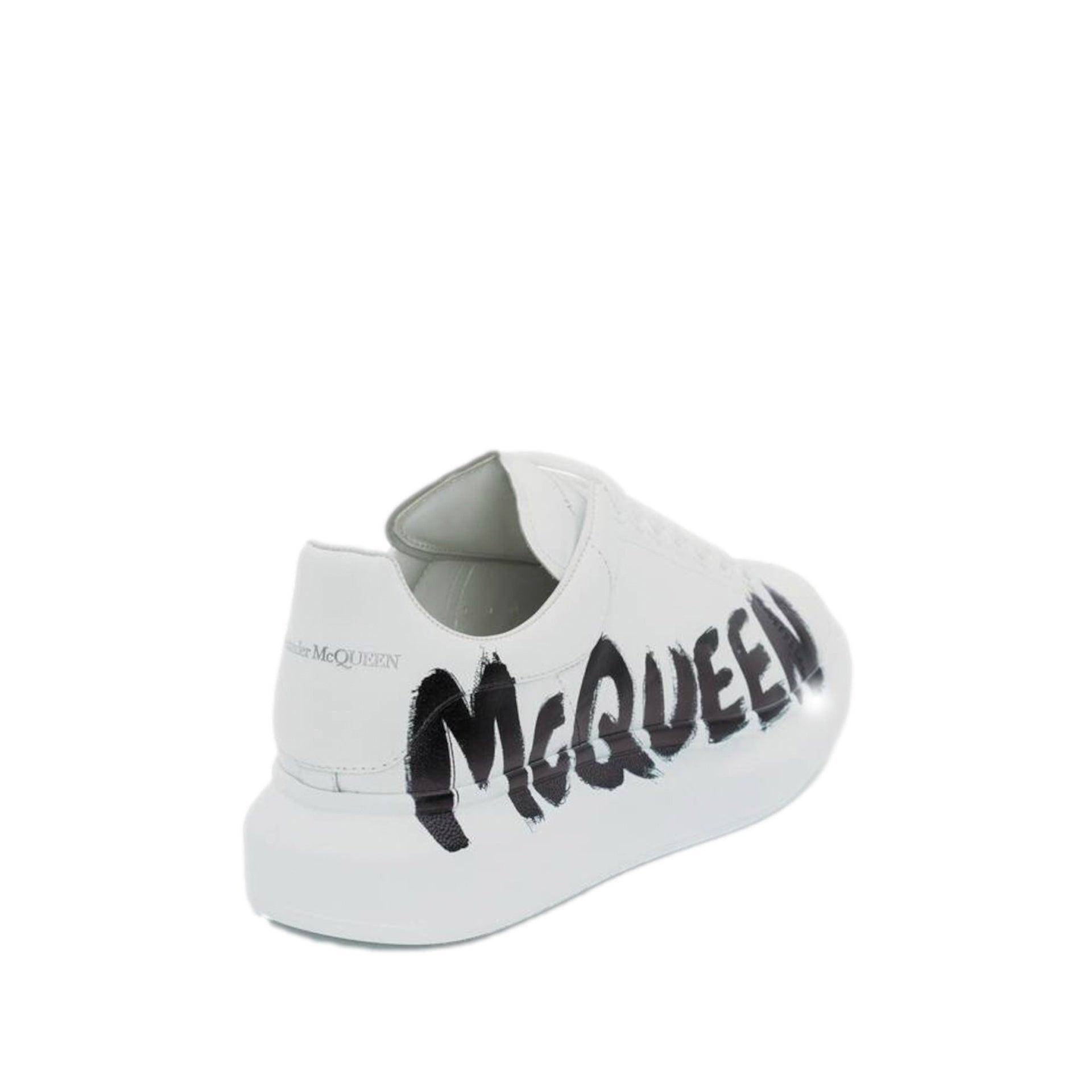 スニーカー Alexander McQueen GRAFFITI-PRINT LOW-TOP Sneakers Alexander McQueen Oversized Graffiti White Black