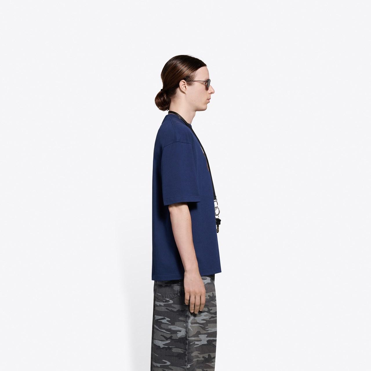 Little Ox Medium Fit T-shirt in Navy 