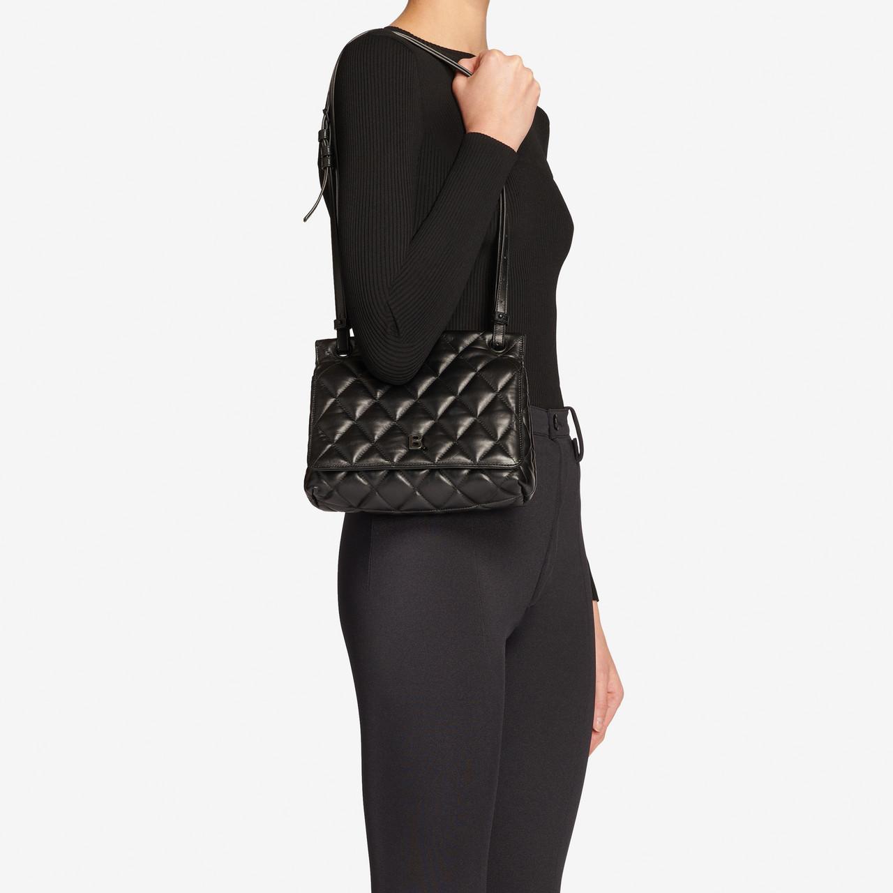 black medium shoulder bag