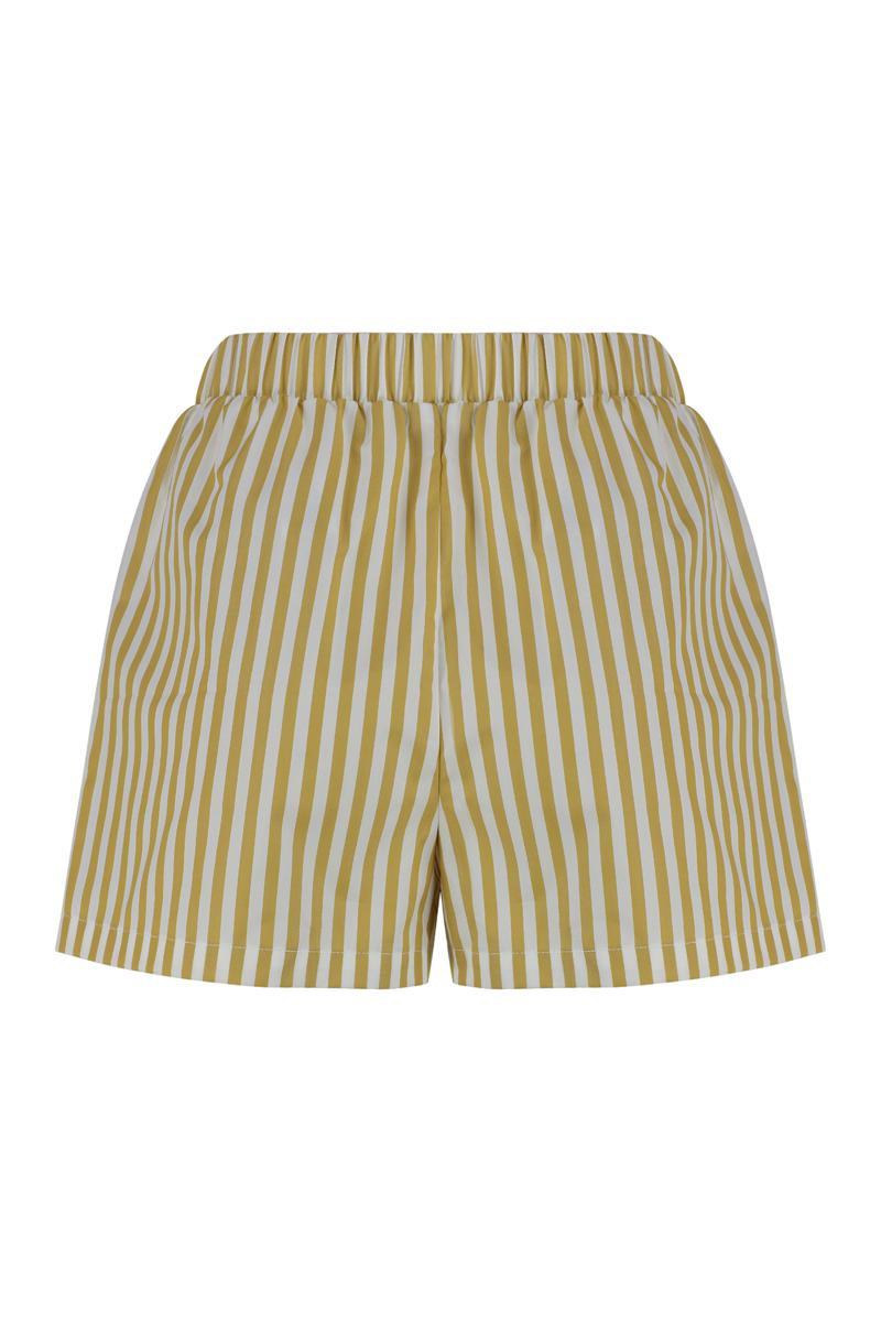 ショートパンツ ELISABETTA FRANCHI Women Shorts  Burmudas LSH00151E2DC6 Yel Elegant Women's Shorts from Elisabetta Franchi