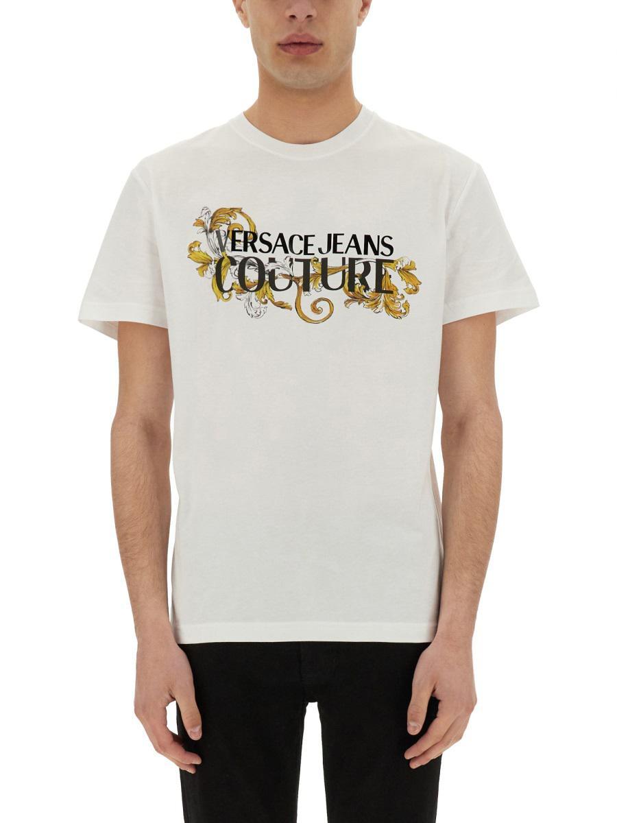 Tシャツ・カットソー VERSACE JEANS ON COTTON T-SHIRT WITH BAROQUE OUTLINE LOGO 0400021196672_BLACKGOLD?wid=