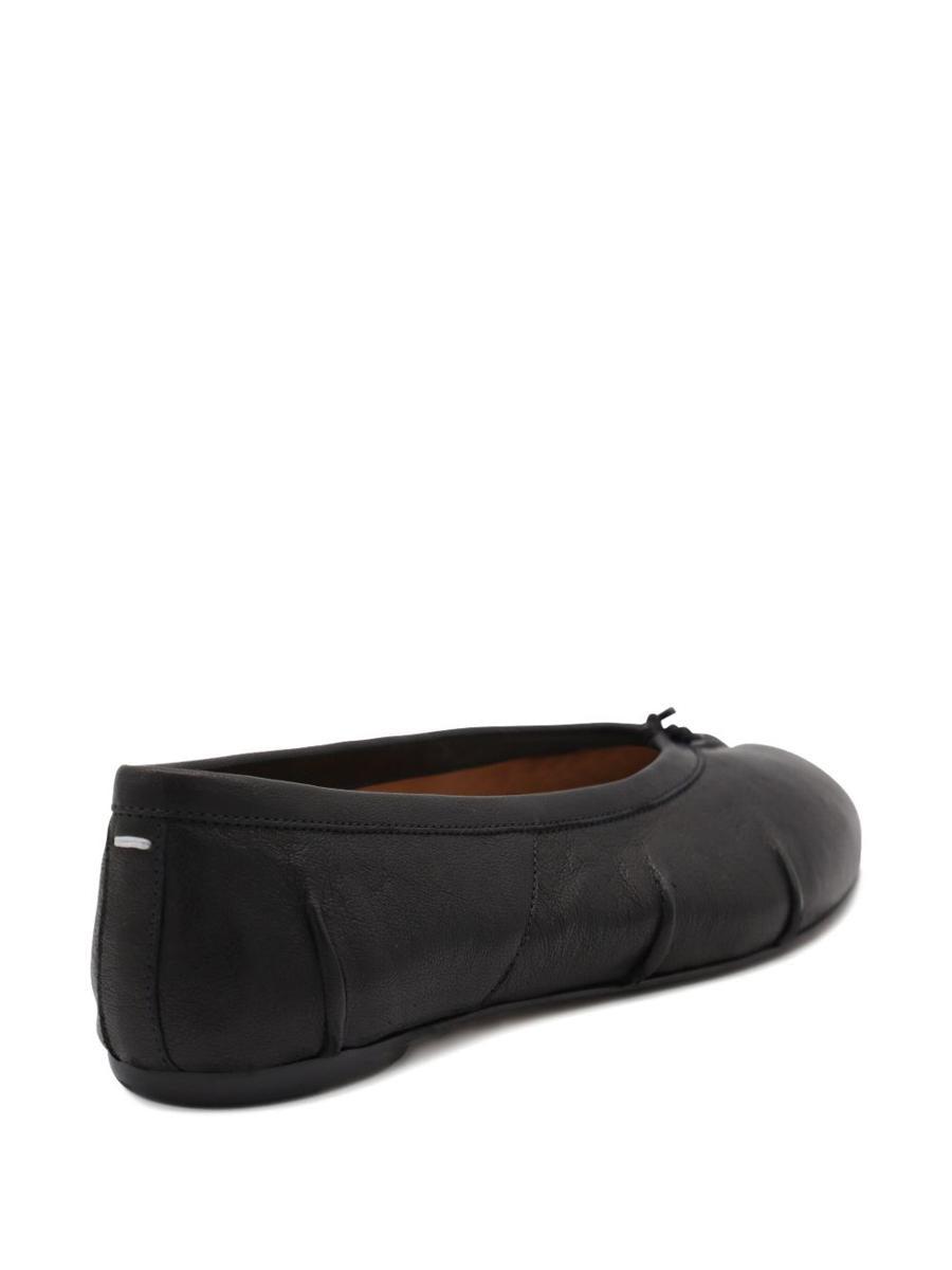 Maison Margiela Flat Shoes in Black | Lyst