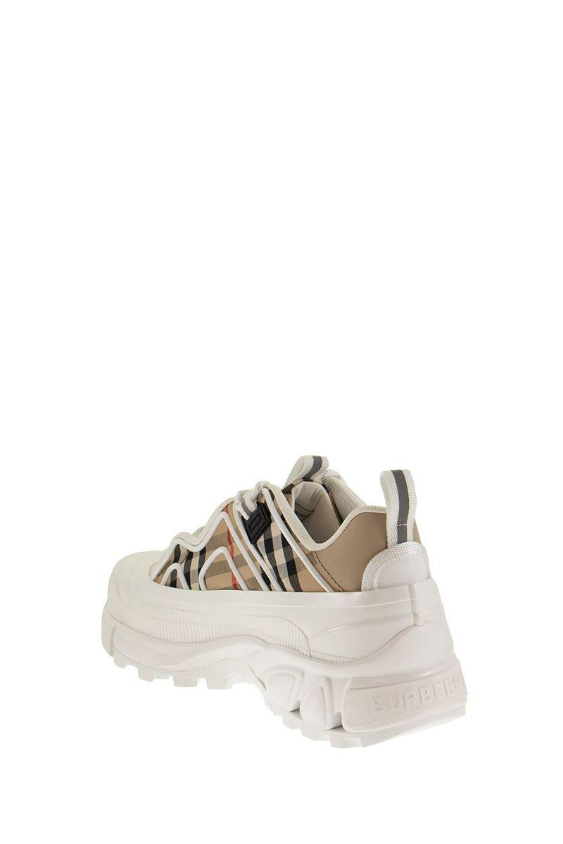 shoe company sandals sale