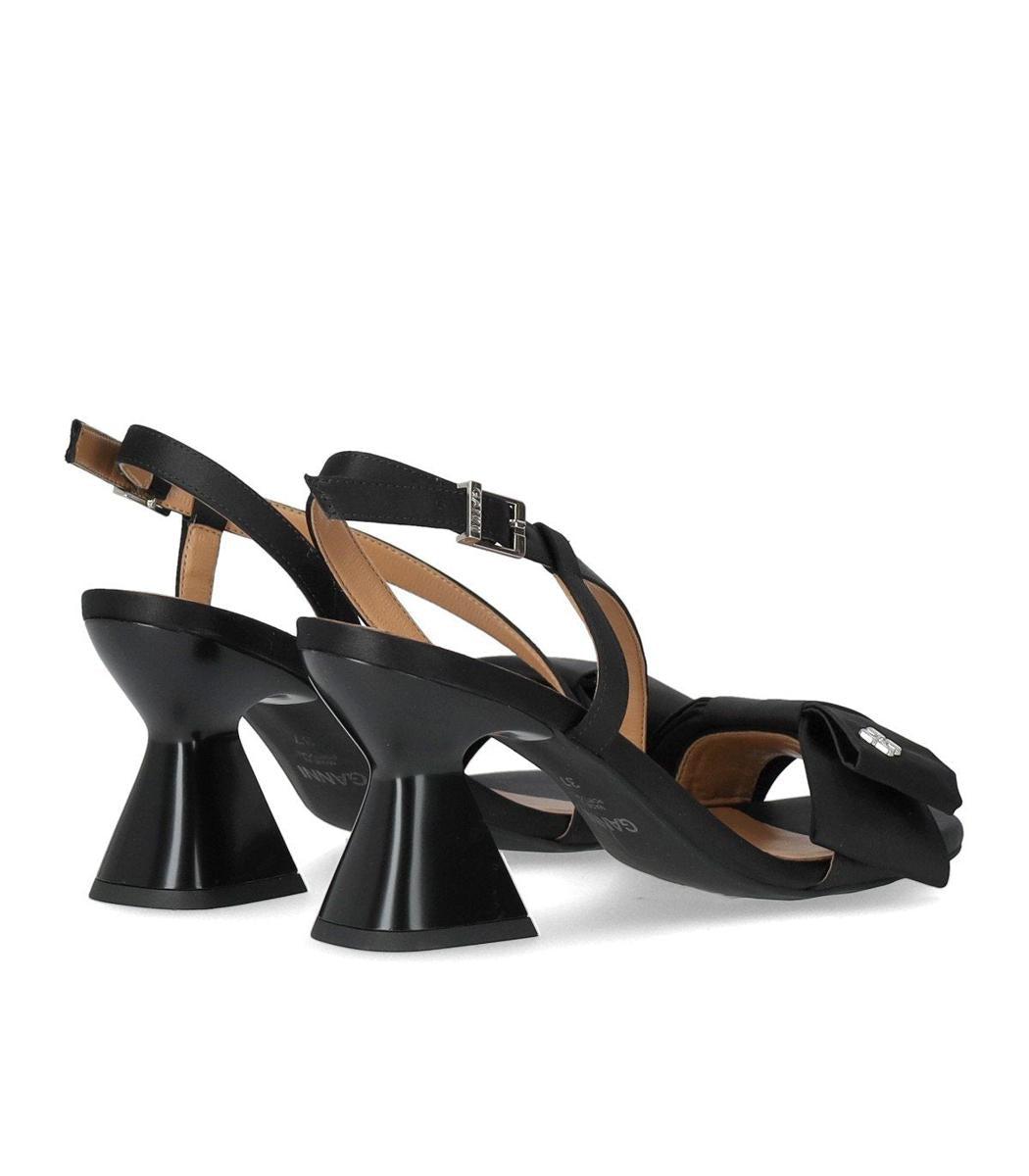 サンダル・ミュール Ganni Satin Black Heeled Sandal Ganni Satin Heeled Sandal in Black | Lyst