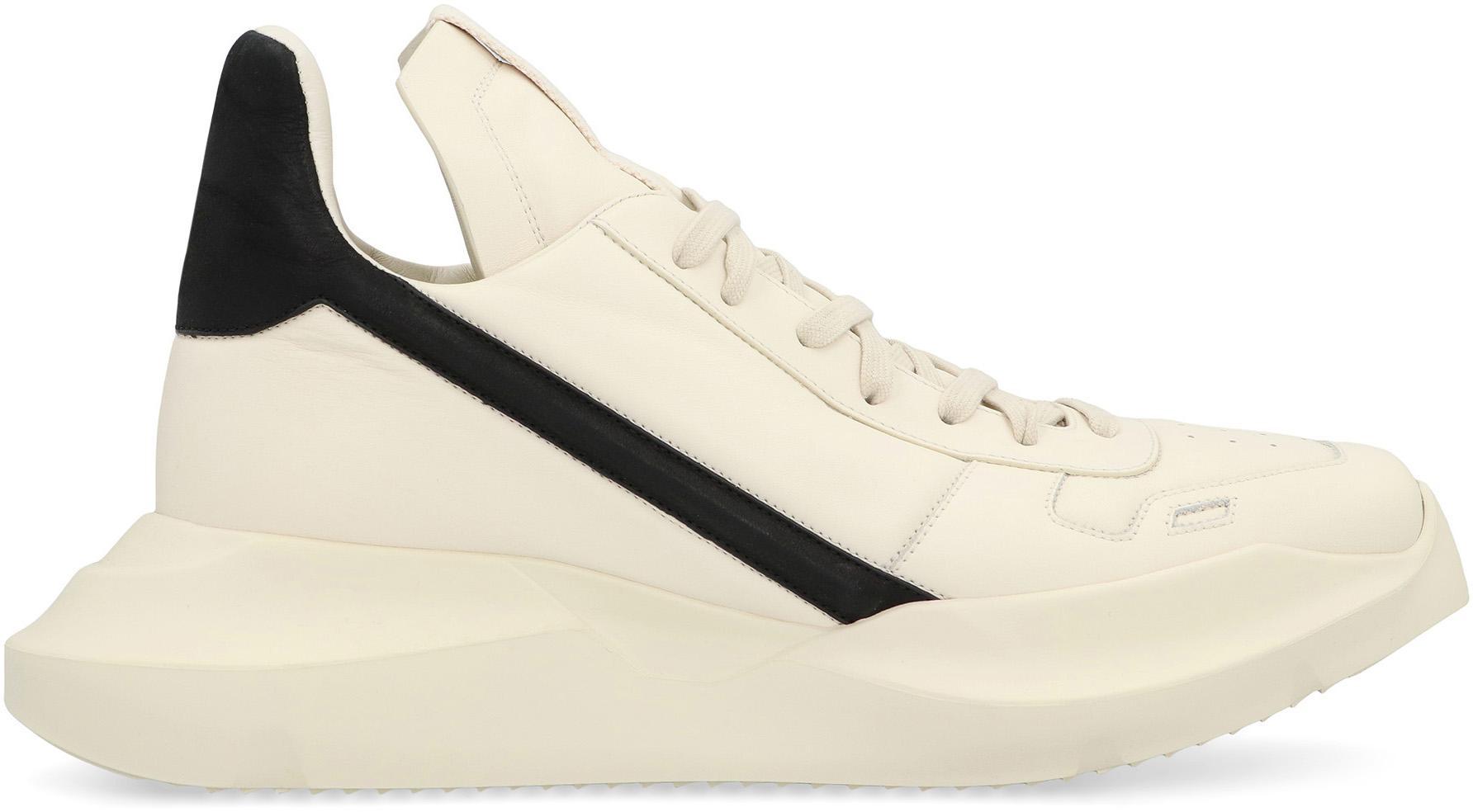 【送料&関税込】Rick Owens Geth Low-top Sneakers Rick Owens Geth Runner sneakers for Men - Black in Qatar