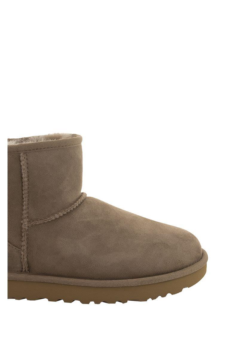 caribou ugg color