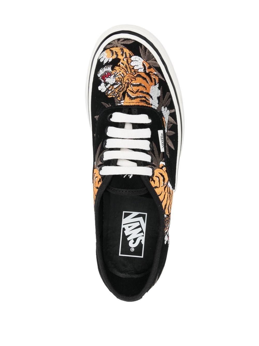 Vans Tiger-motif Embroidered Sneakers in Black for Men - Save 10% | Lyst