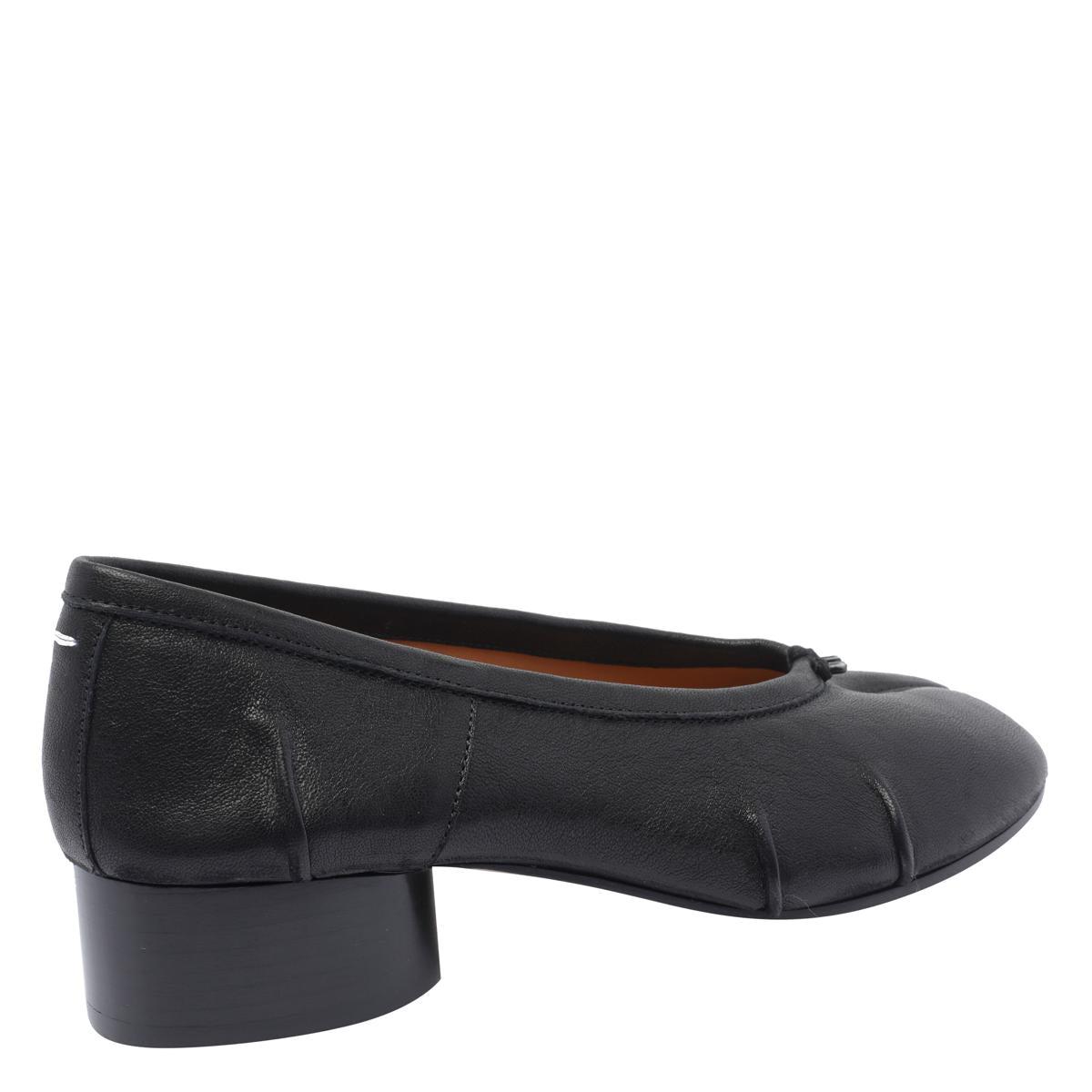 フラットシューズ Maison Margiela Black Leather Tabi Ballerinas With Signature Maison Margiela Tabi Ballerina (Black) – CNCPTS