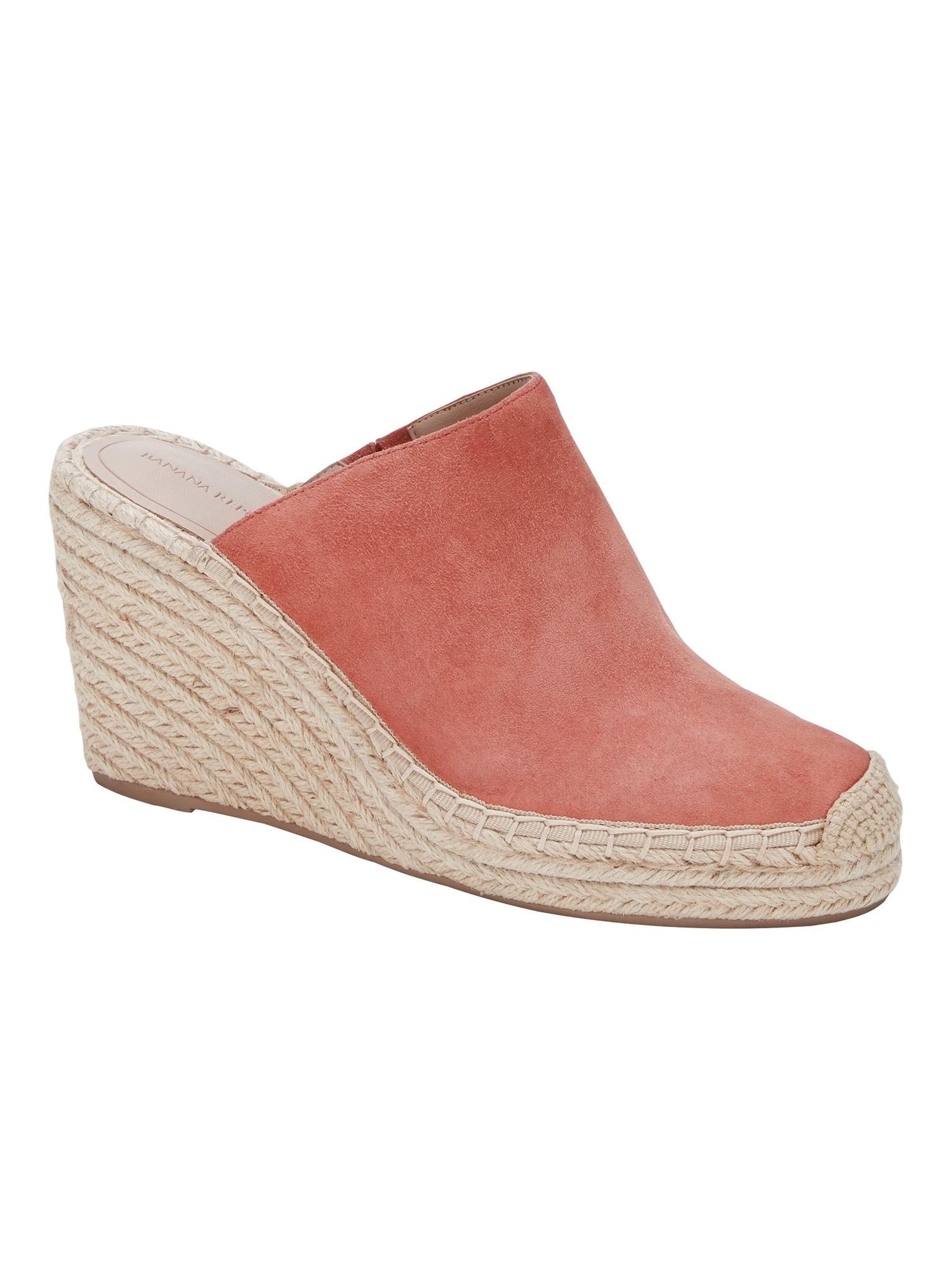 Love #Moschino Flat Sandals | Genuine leather sandals, Fashion trends, New outfits