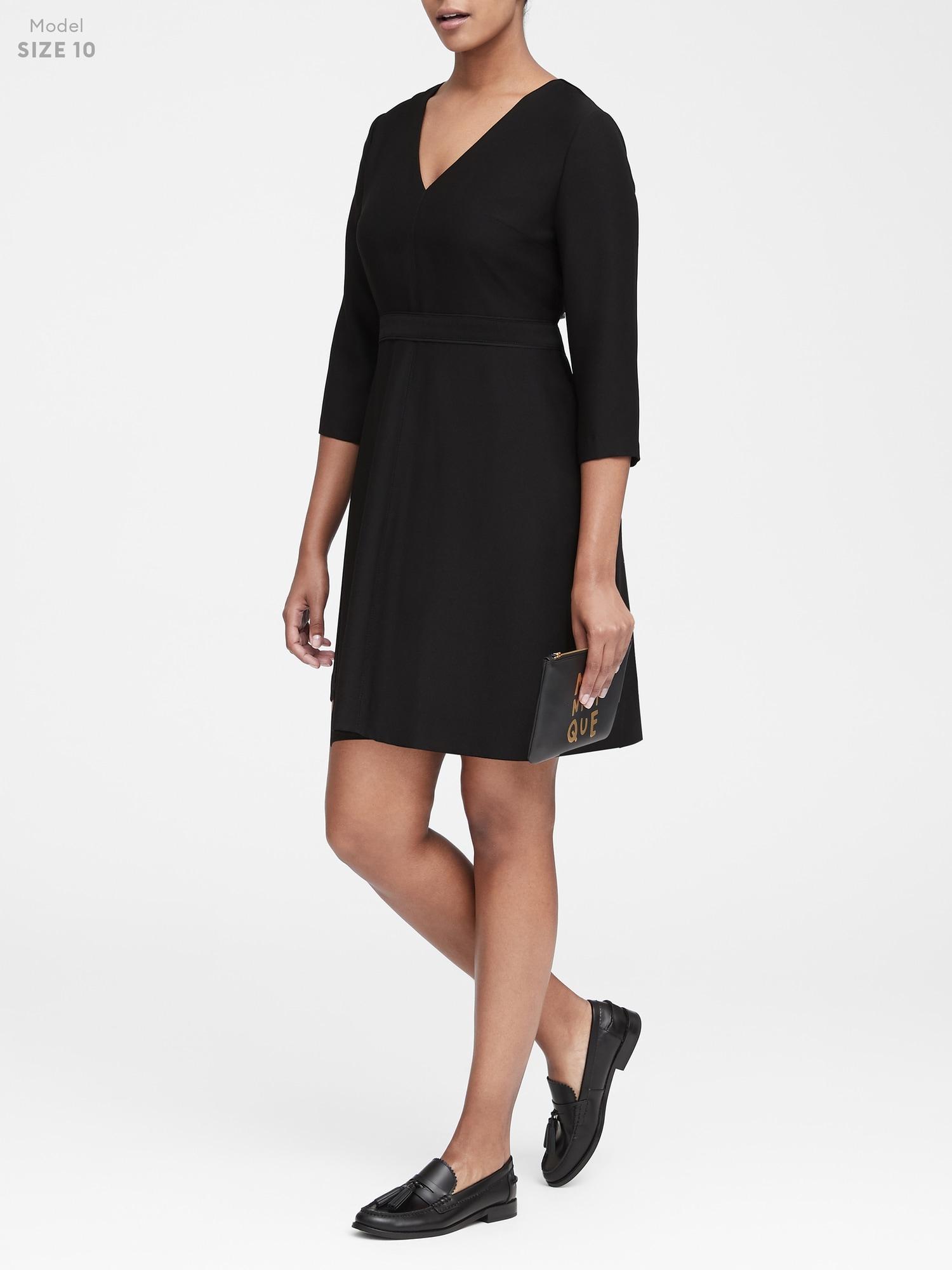Banana Republic Women/'s Black Solid V-Neck Fit /& Flare Dress Size 10 Tall