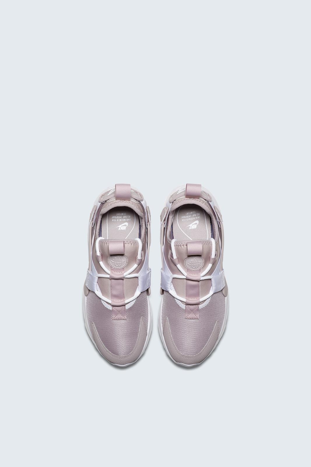Nike Air Huarache City Low In Particle Rose Particle Rose Wh Pink Lyst Nike Air Huarache City Low In Particle Rose Particle Rose Wh Pink Lyst