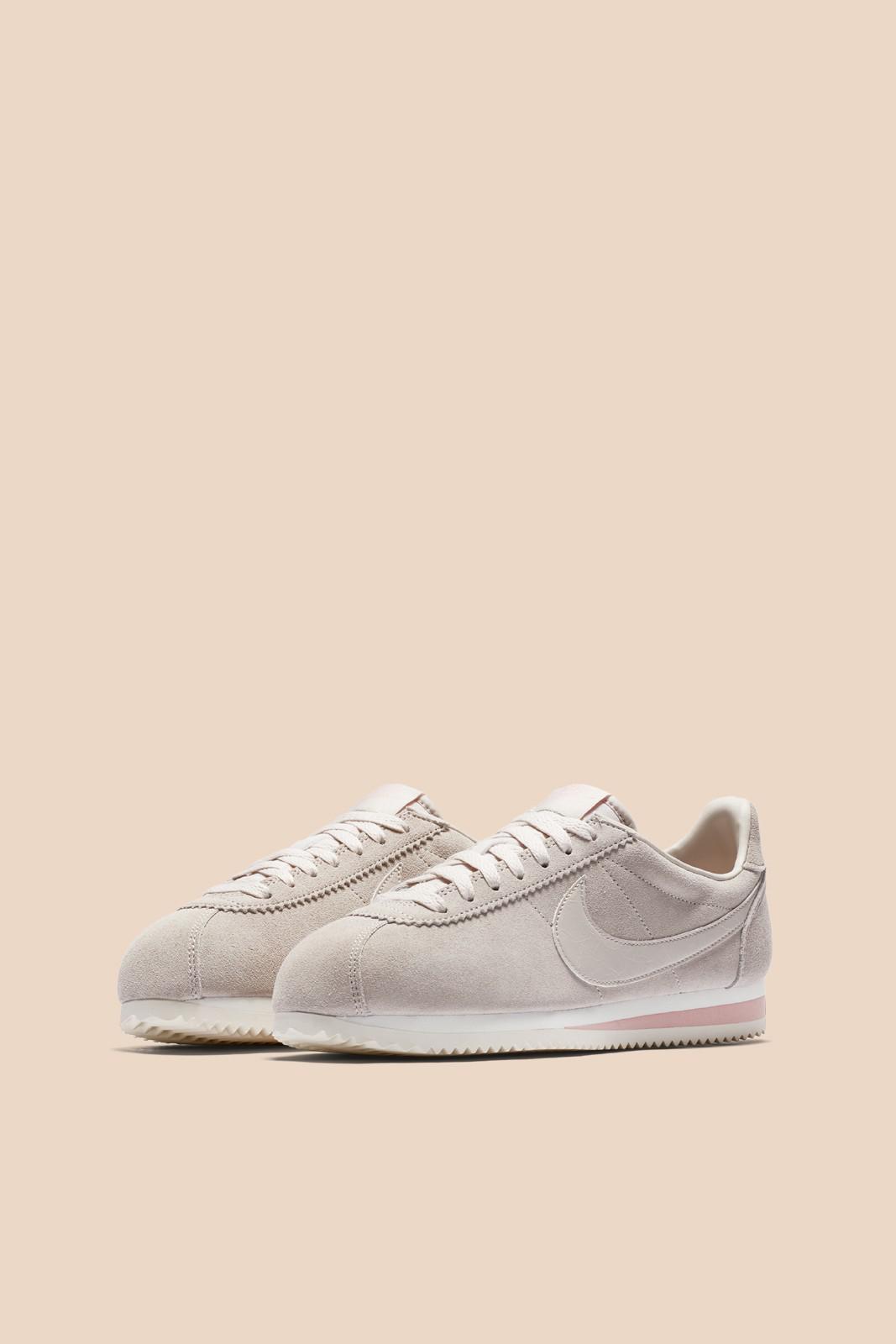 nike classic cortez trainers in sand suede