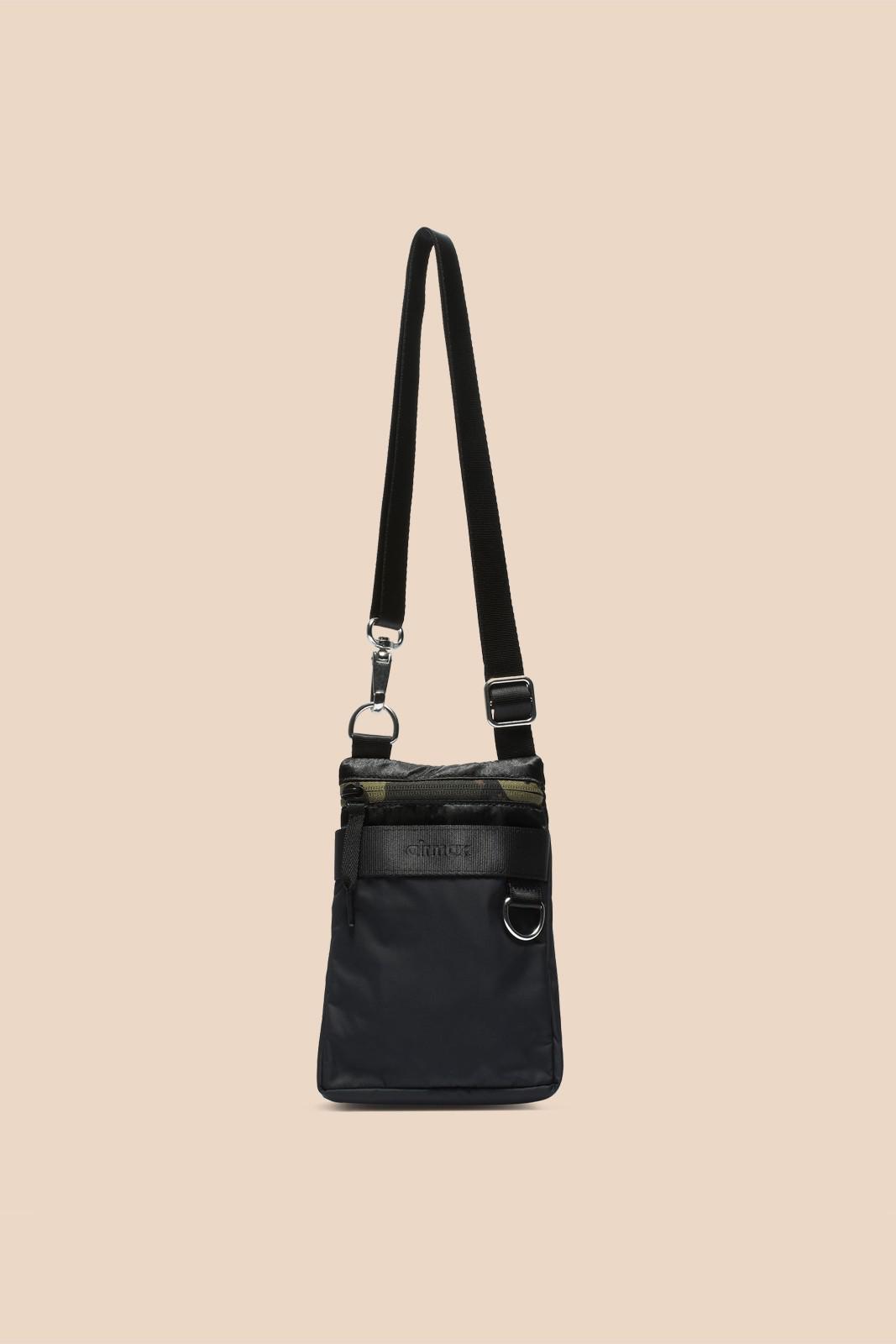 nike neck bag