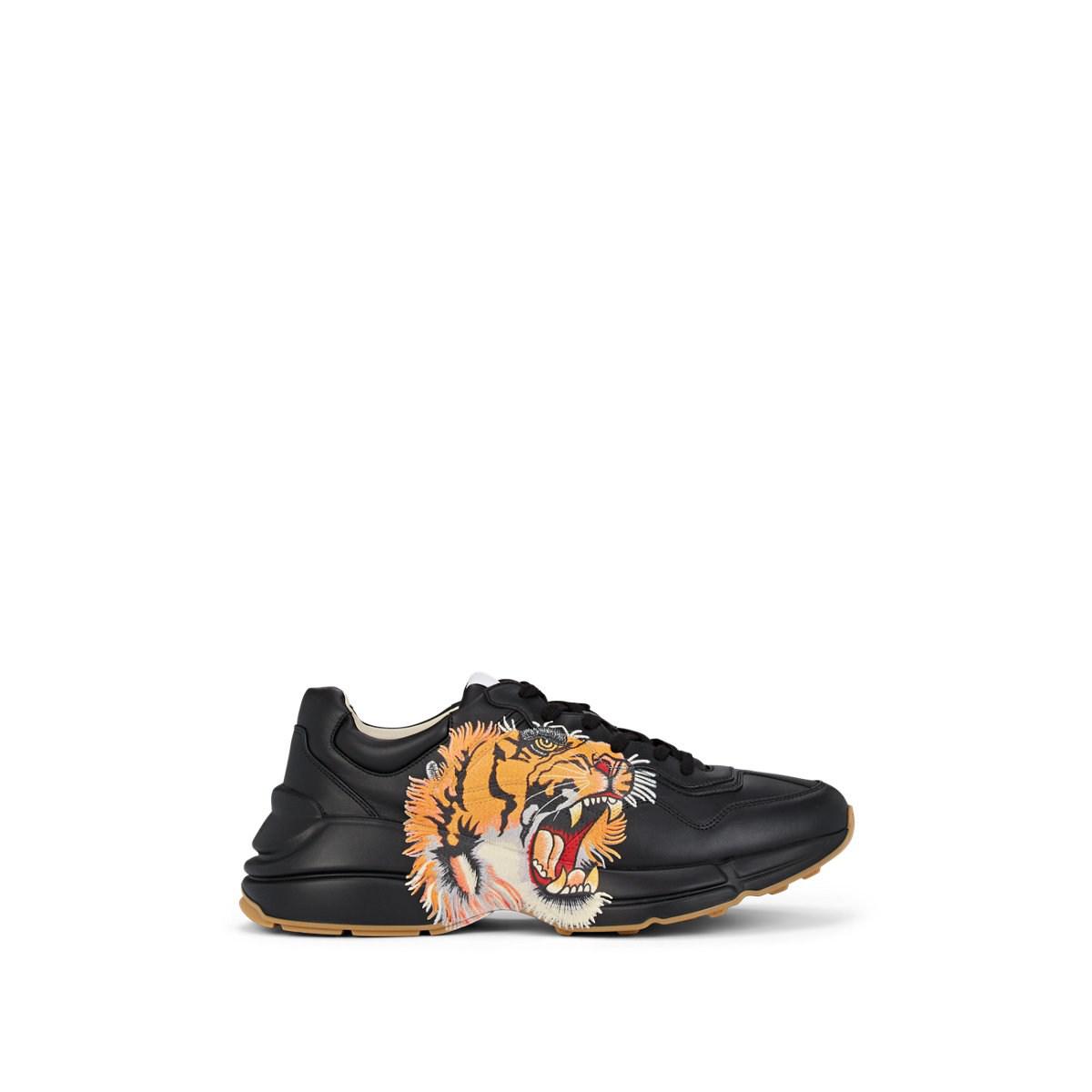 black gucci shoes with tiger
