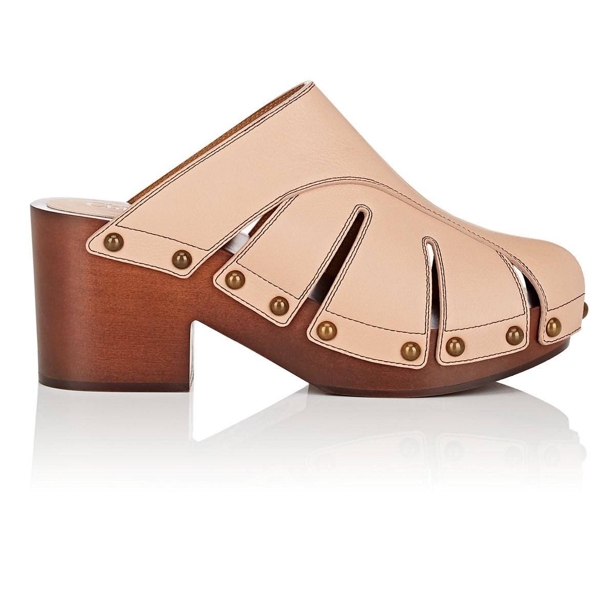 Chloé Leather Closed Toe Mules in Beige (Natural) - Lyst
