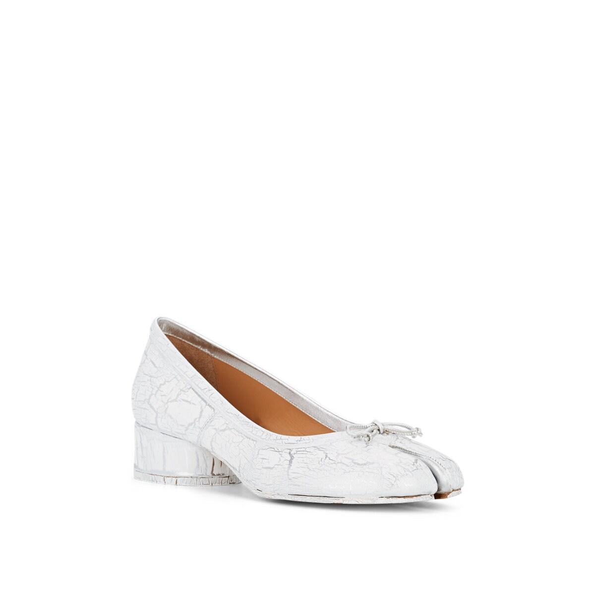 Maison Margiela Tabi Crackled Leather Pumps in White - Lyst
