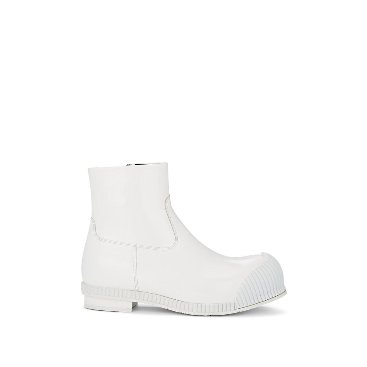 dense spazzolato leather boots