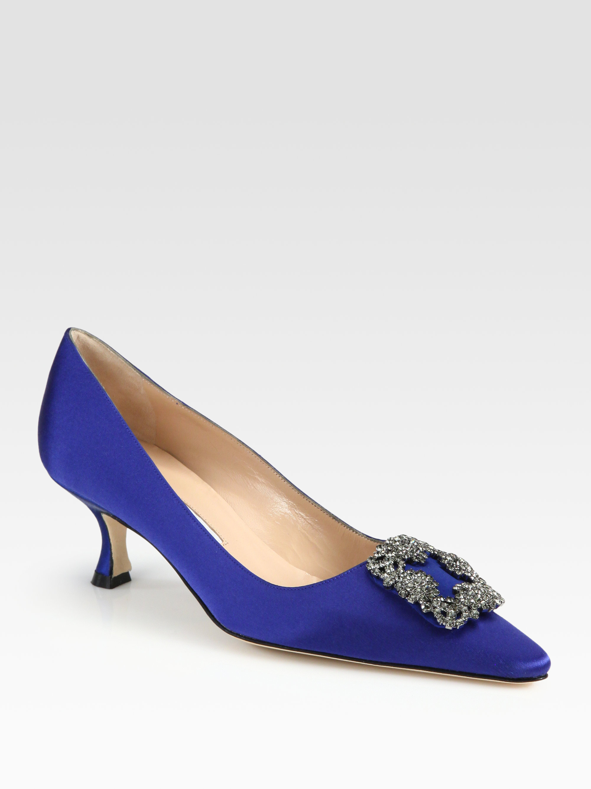 manolo blahnik denim hangisi