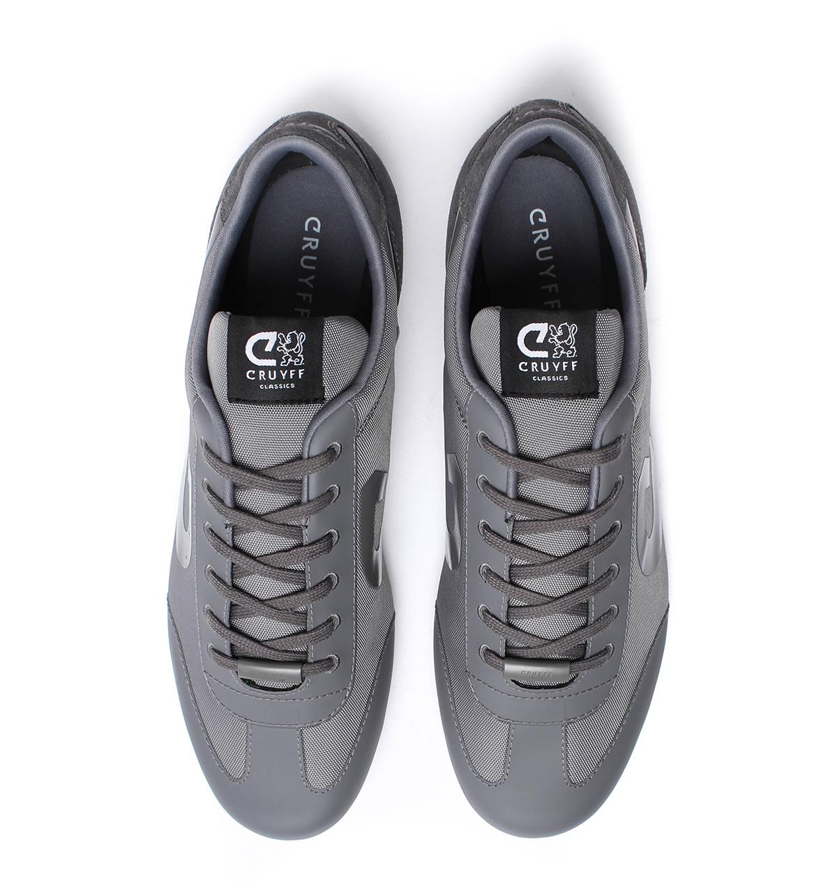 black cruyff trainers