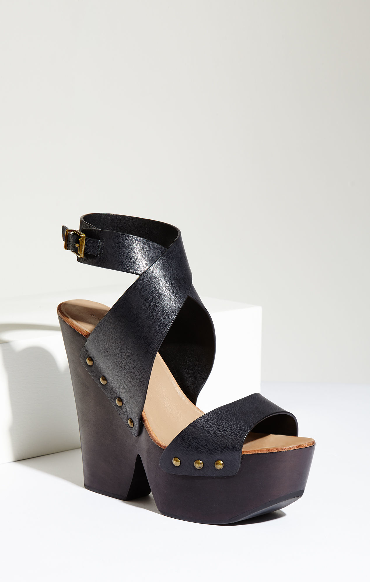 bcbgmaxazria wedges