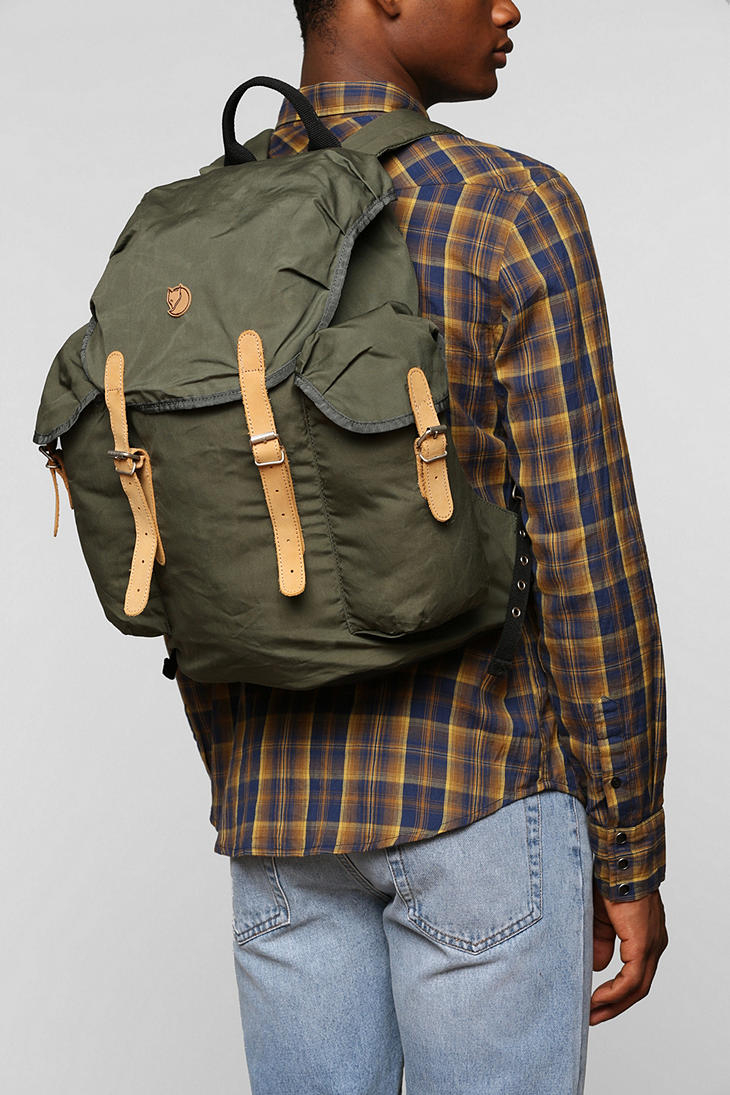 Urban Outfitters Fjallraven Classic 30l Backpack in Olive (Green) for Men |  Lyst