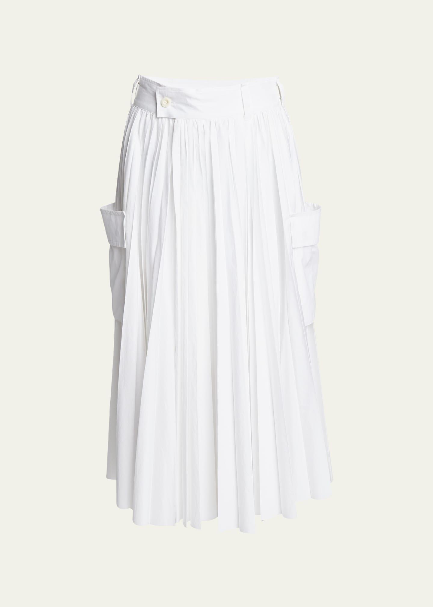Pleated white skirt with cheap pockets