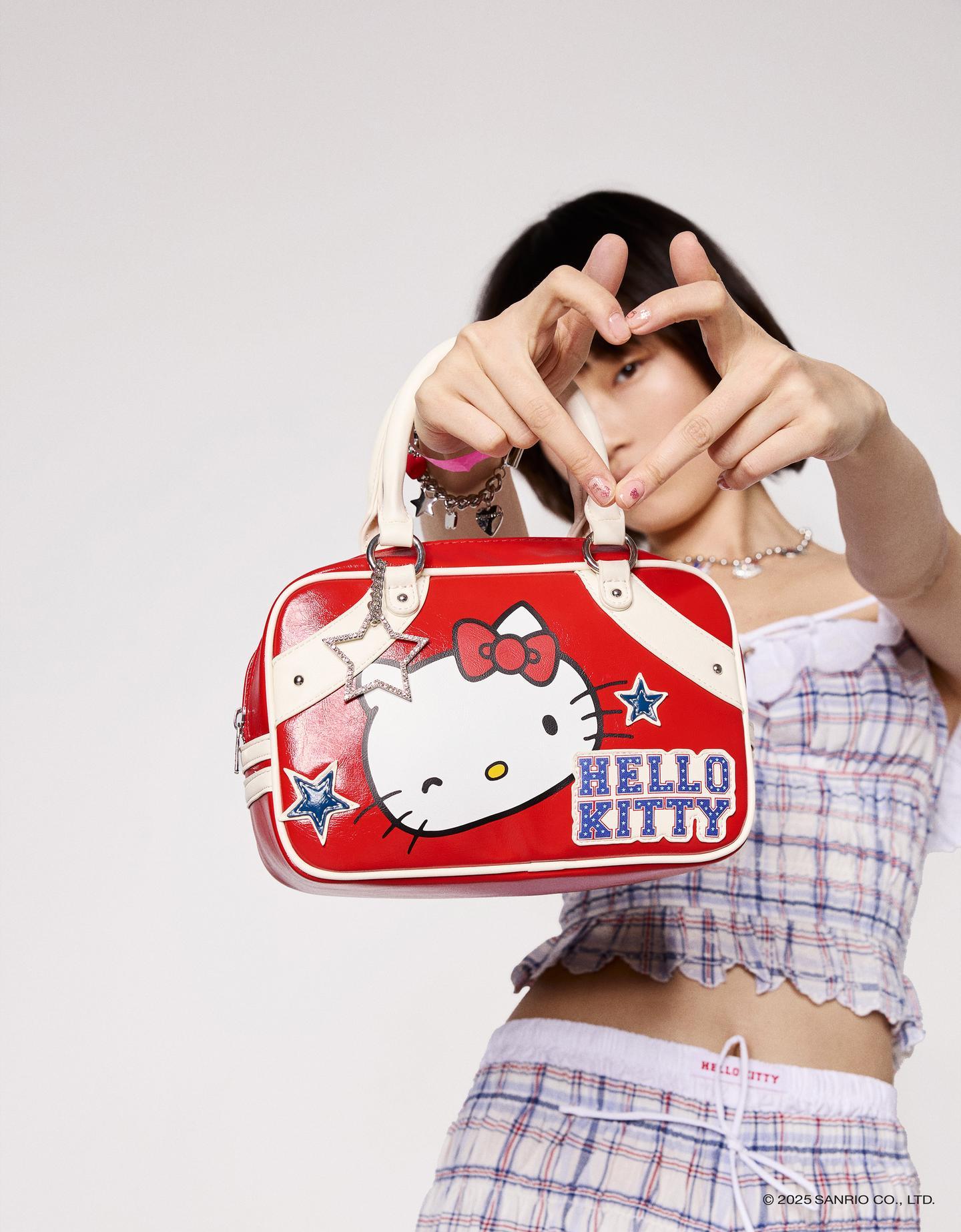 【BERSHKA】HELLO KITTY-BOWLING ベルシュカ ハンドバッグ Hello Kitty bowling bag - Women | Bershka