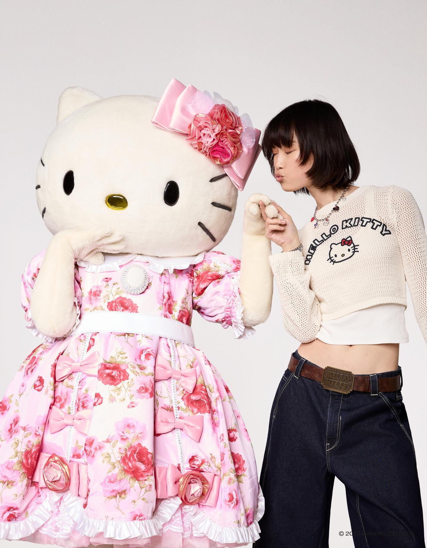 【BERSHKA】HELLO KITTY-BOWLING ベルシュカ ハンドバッグ Hello Kitty bowling bag - Women | Bershka