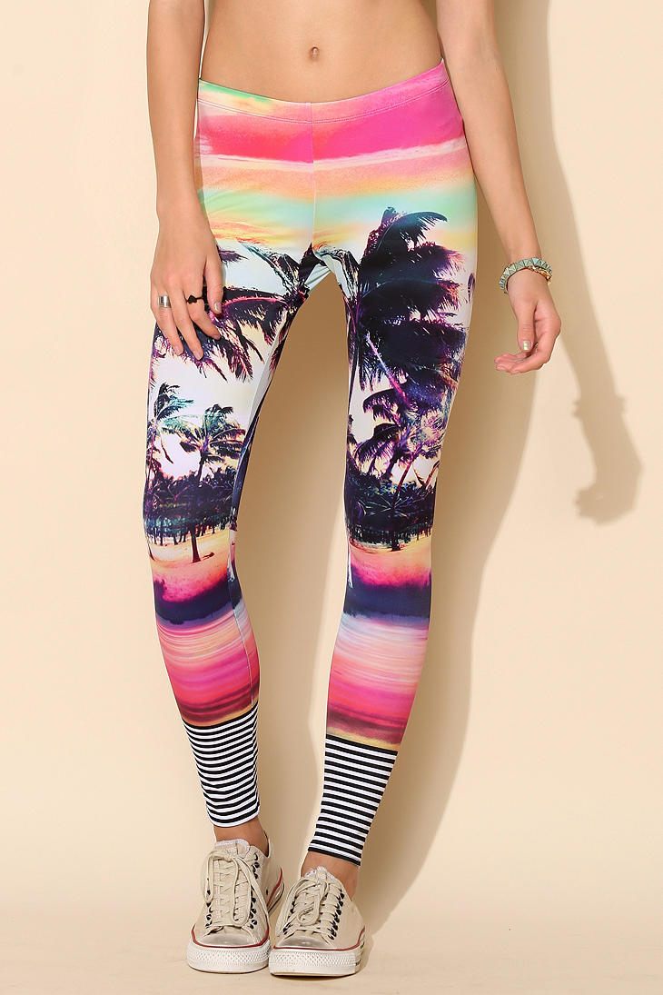 Urban Outfitters Roxy Sunset Remix Surf Legging in Purple | Lyst
