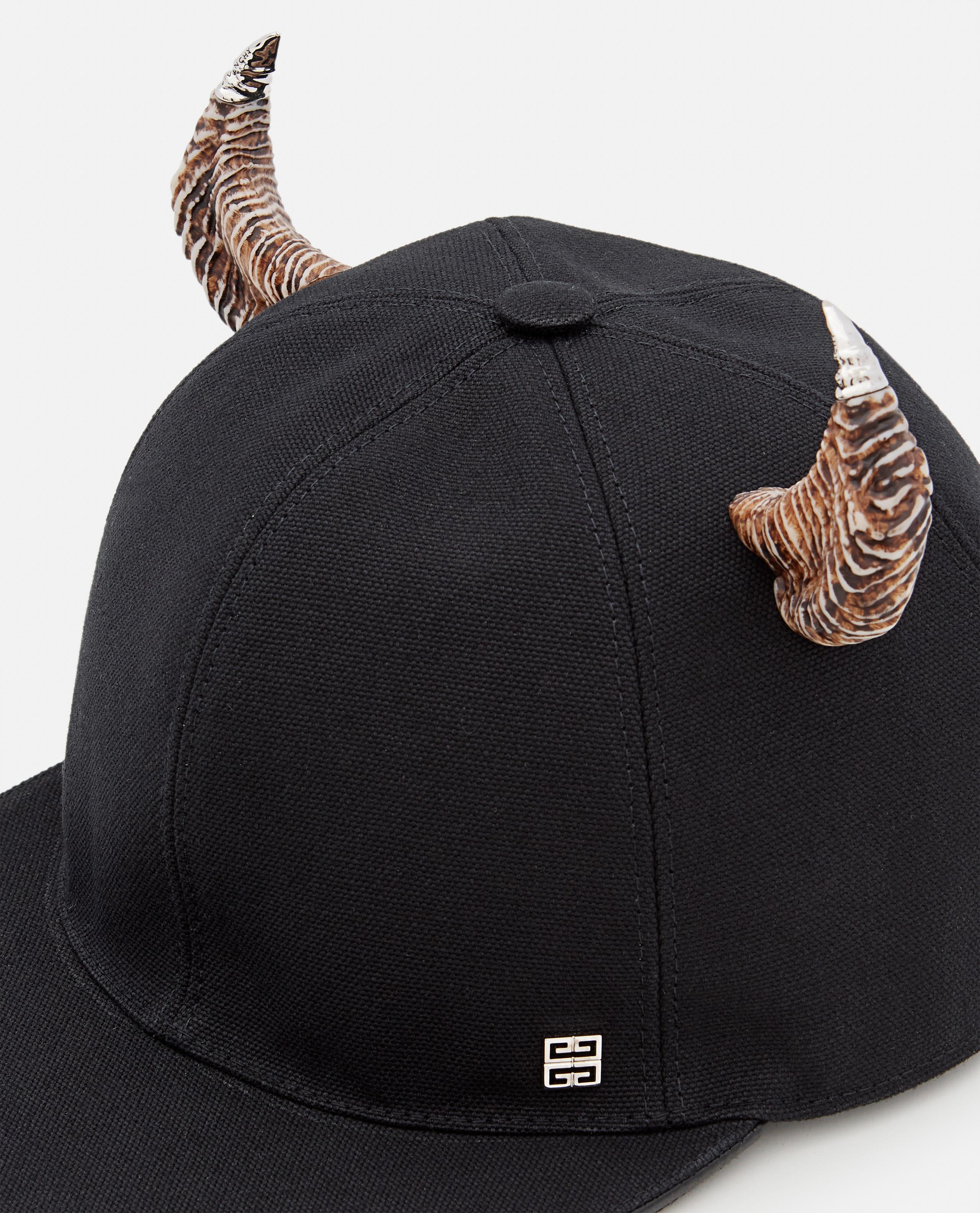 burberry hat with horns