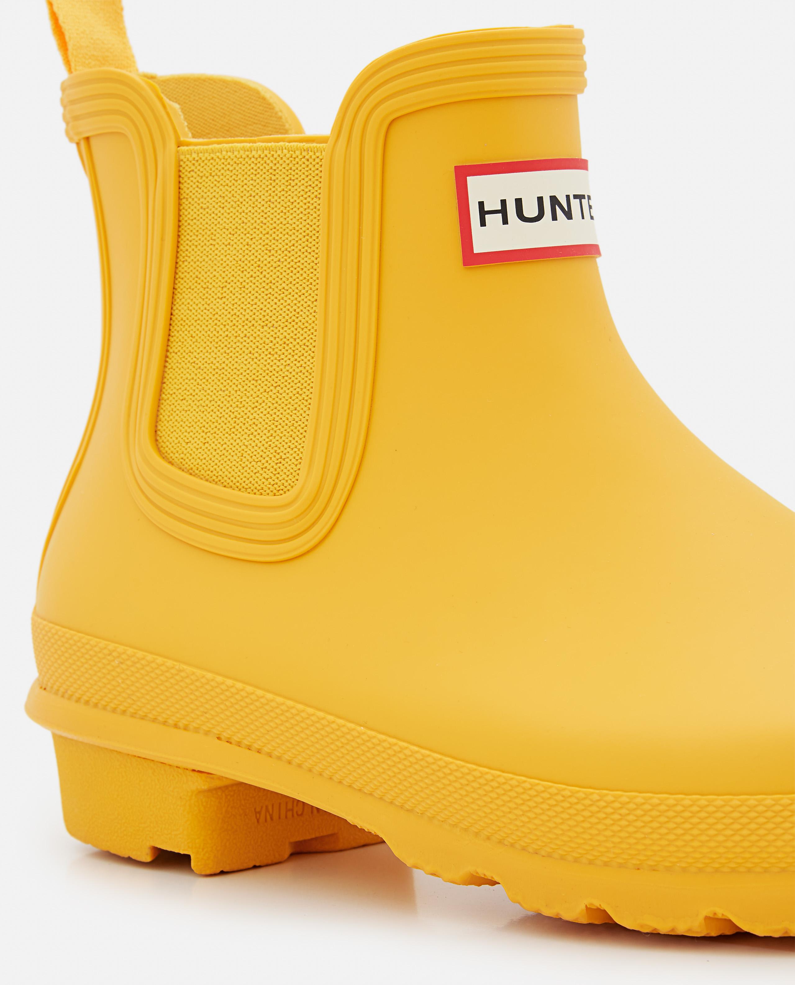 HUNTER Chelsea Rubber Boots in Yellow Lyst