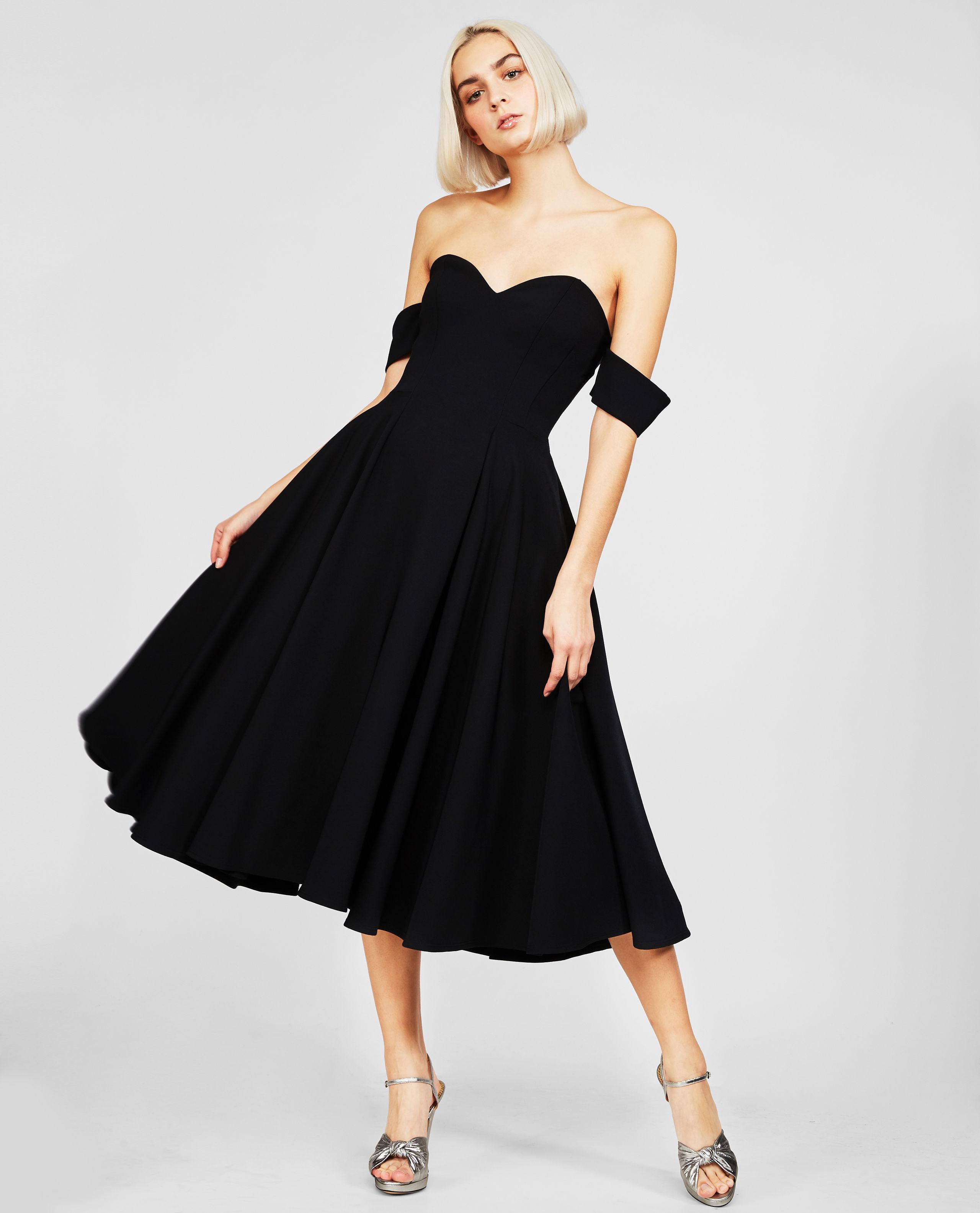 Dress with bare shoulders Clearance