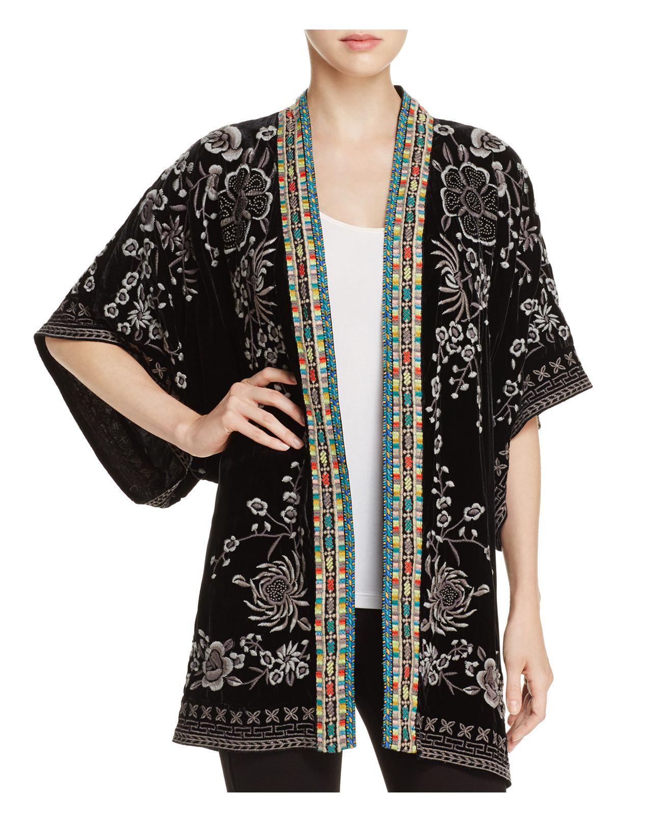 Johnny Was Okinowa Embroidered Velvet Kimono in Black - Lyst