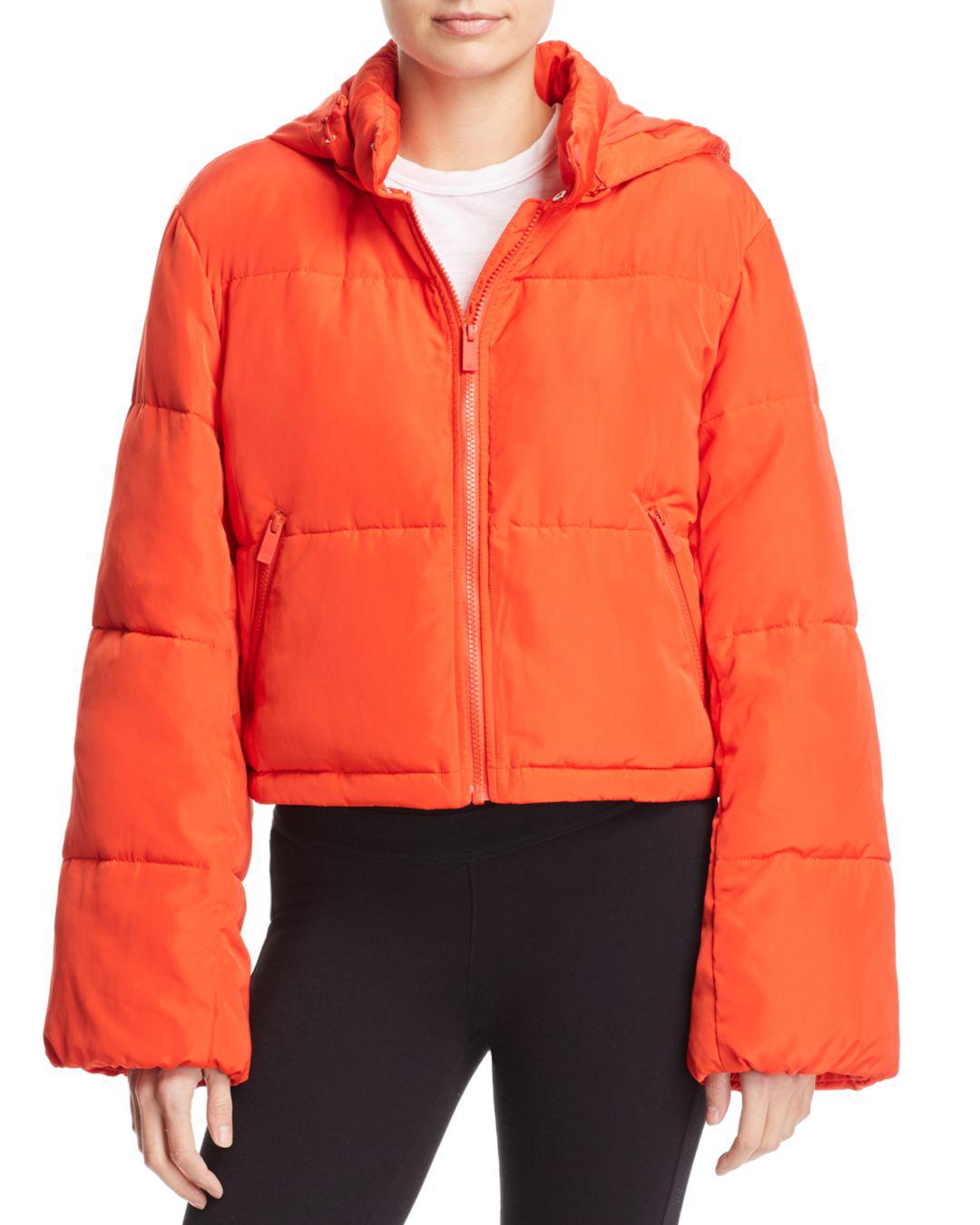 Alo Yoga Introspective Cropped Puffer Jacket in Orange - Lyst