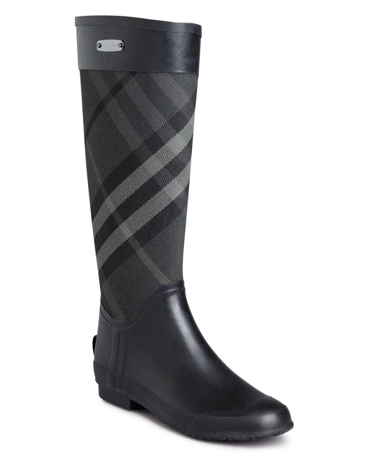 Burberry Clemence Signature Check Rain Boots in Black | Lyst
